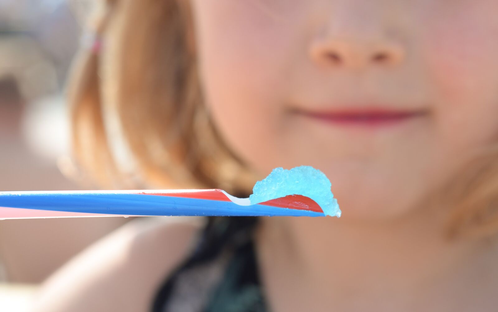 Nikon D610 sample photo. Girl, eating, ice photography
