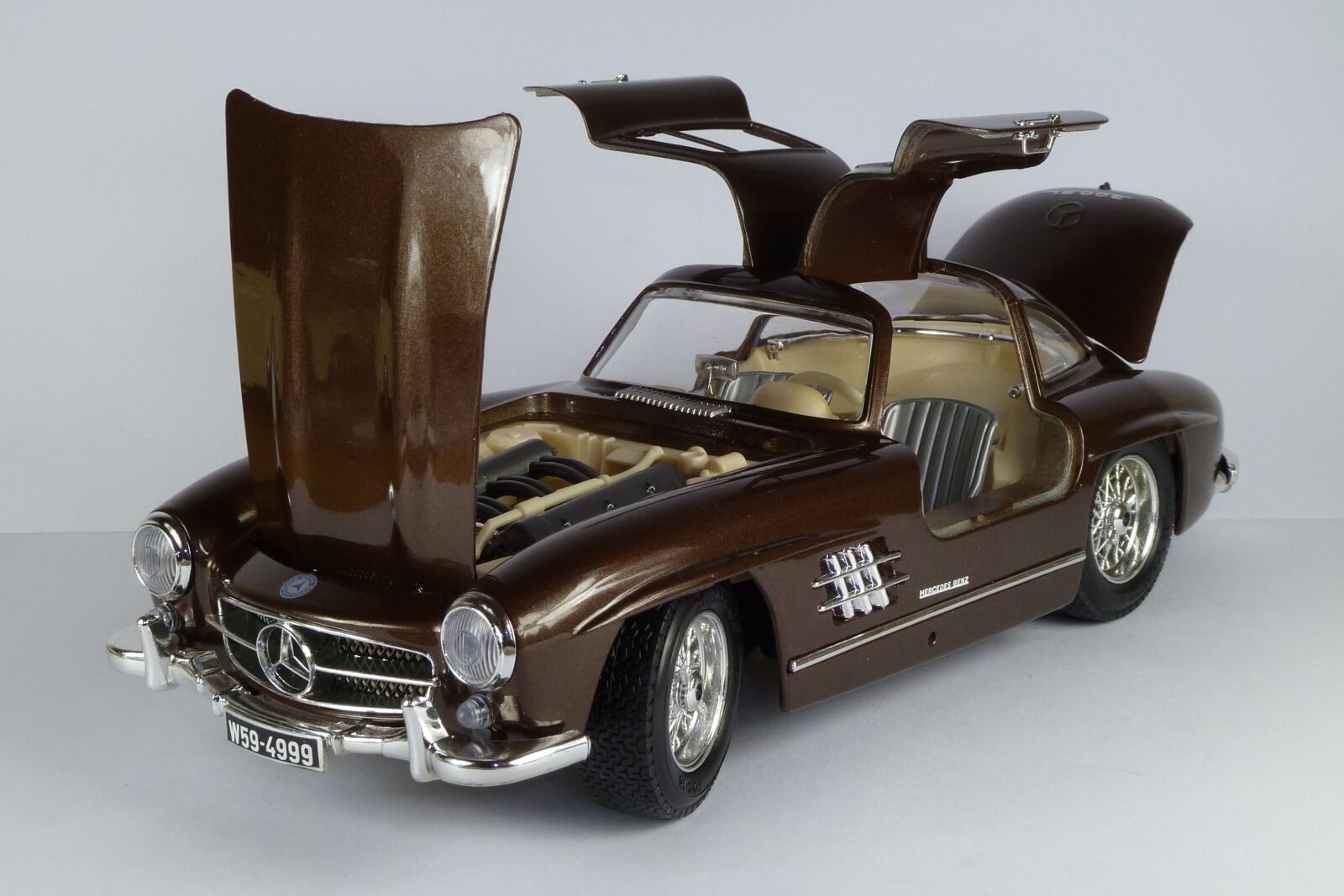 Panasonic Lumix DMC-ZS7 (Lumix DMC-TZ10) sample photo. Mercedes, 300 sl, gullwing photography