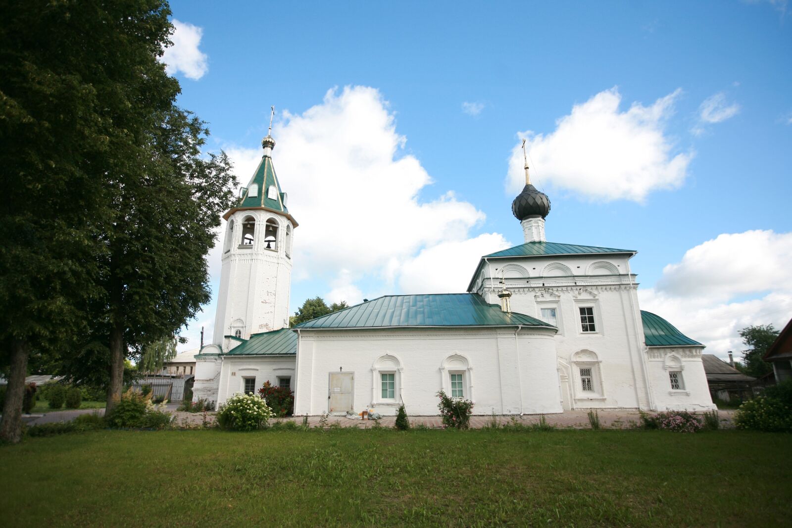 Canon EOS 5D sample photo. Church, summer, sun photography
