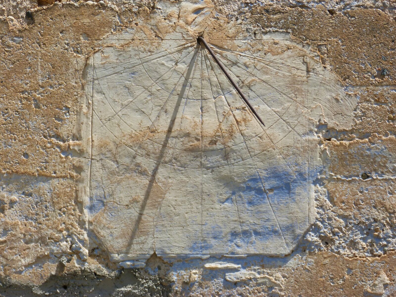 Panasonic DMC-FZ62 sample photo. Sundial, farmhouse, hour photography