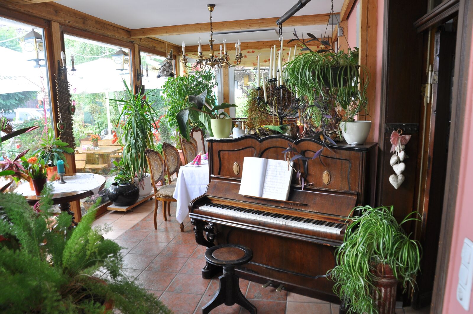 Nikon D90 sample photo. Music, piano, play piano photography