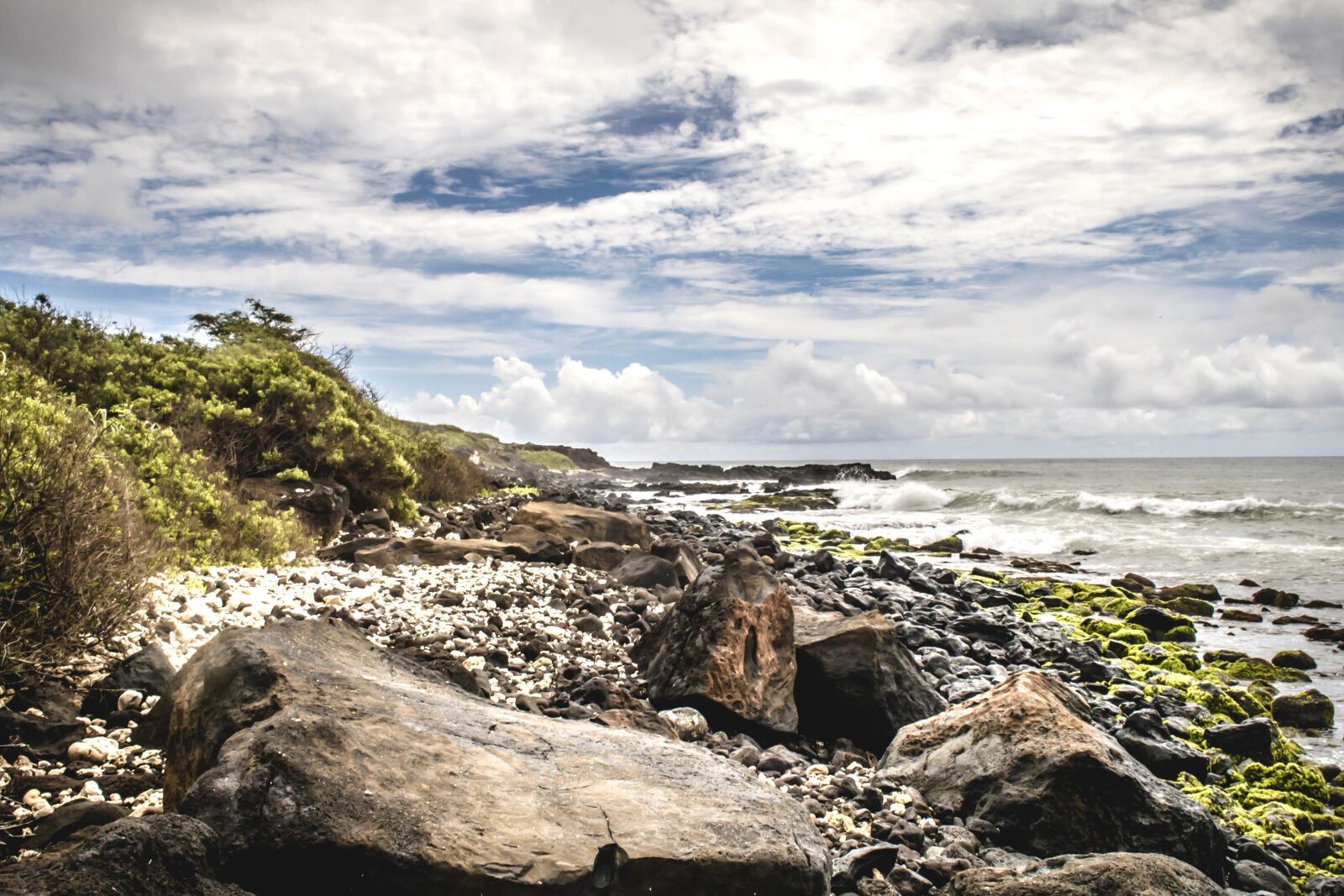 Nikon D5200 sample photo. Beach, water, seashore, sea photography
