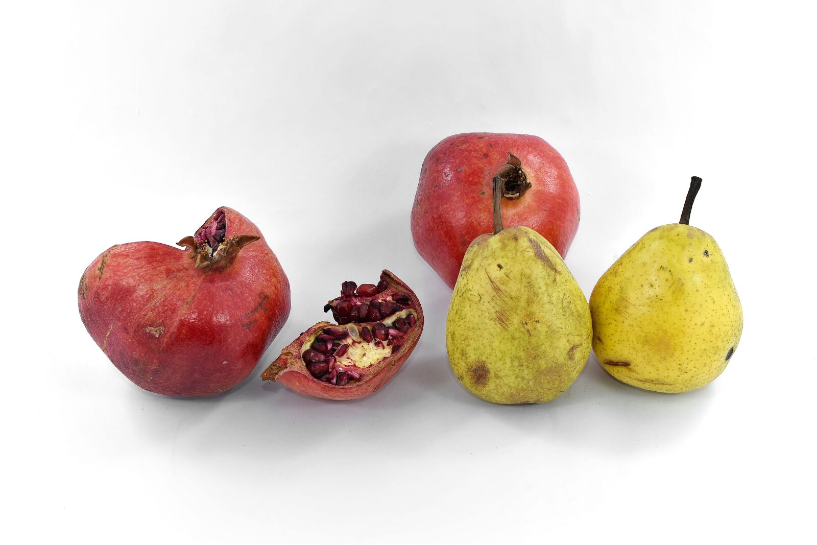 Nikon D5500 sample photo. Delicious, pears, pomegranate, seed photography