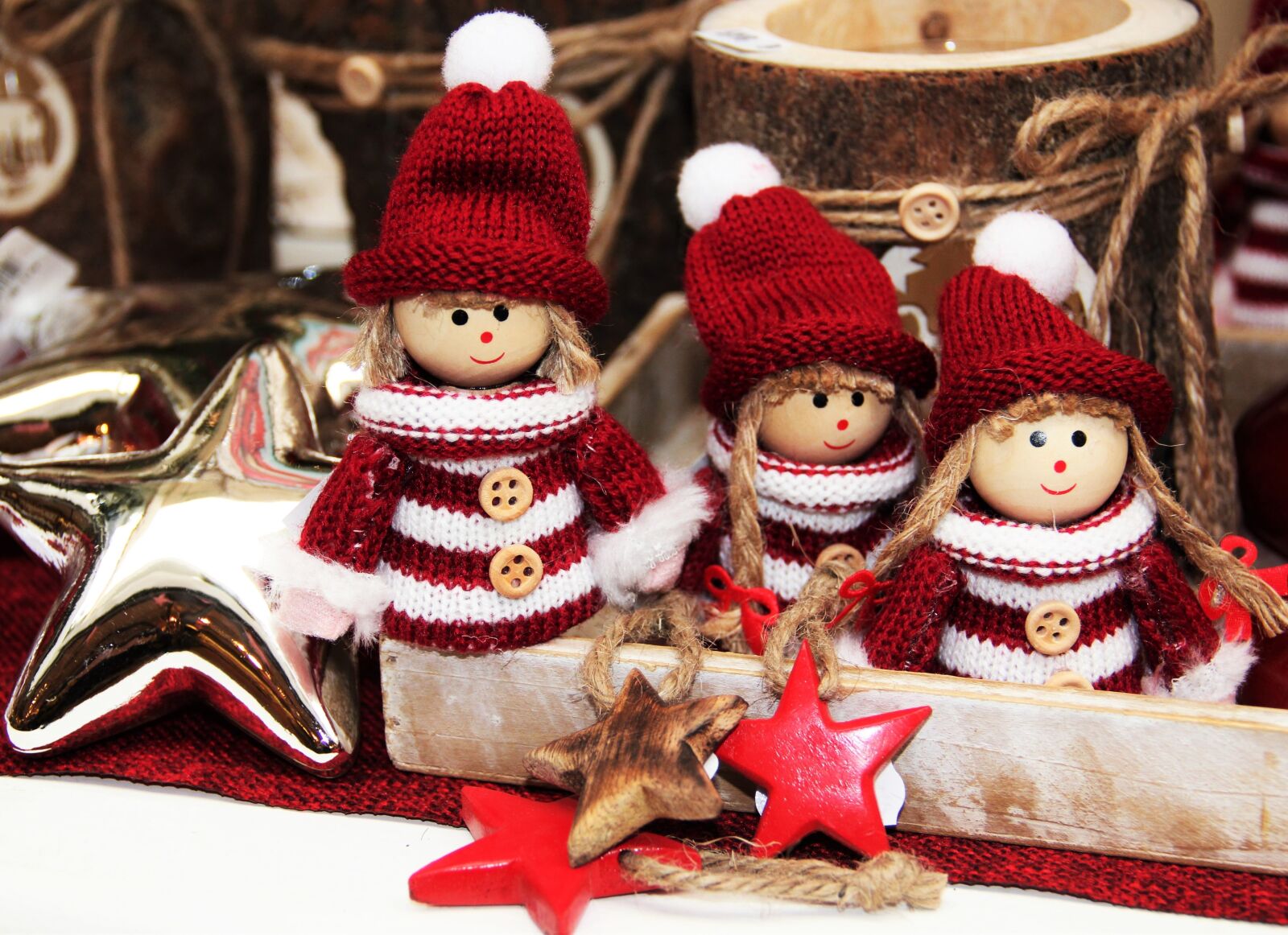 Canon EOS 550D (EOS Rebel T2i / EOS Kiss X4) sample photo. Imp, christmas elves, figures photography