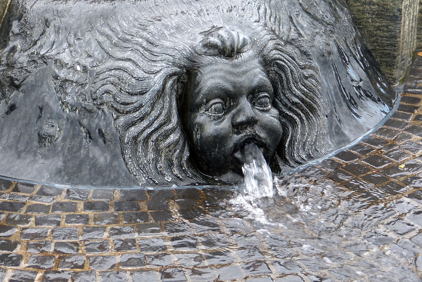Panasonic Lumix DMC-FZ150 sample photo. Fountain, föhr, water photography