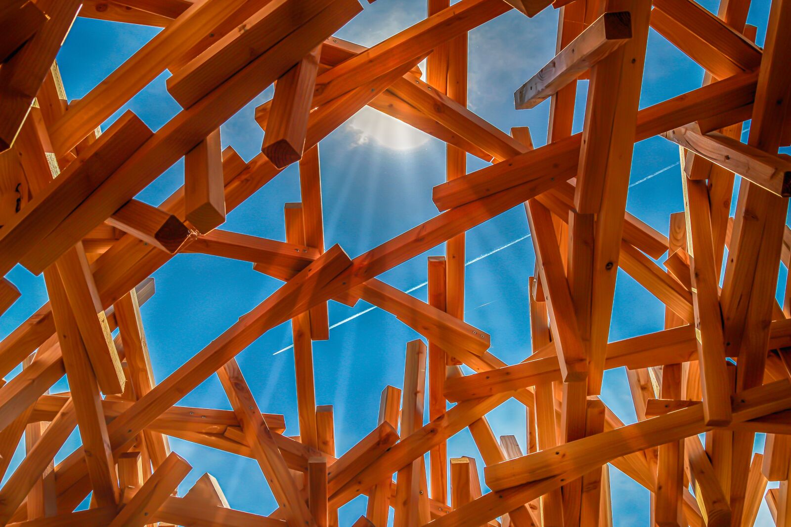 Canon EOS 550D (EOS Rebel T2i / EOS Kiss X4) sample photo. Wood, scaffold, construction photography