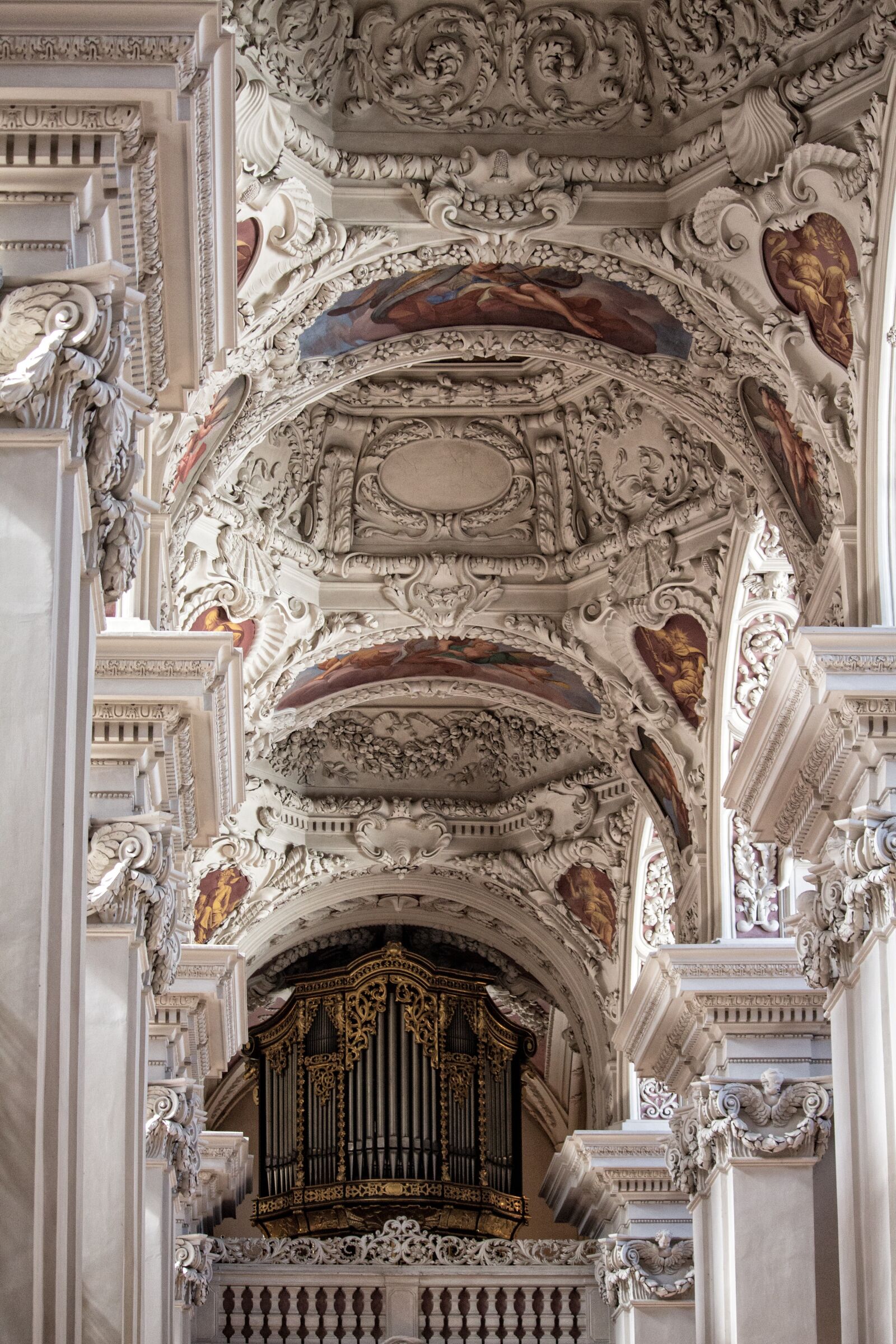 Canon EF-S 55-250mm F4-5.6 IS STM sample photo. Passau, st stephan's cathedral photography
