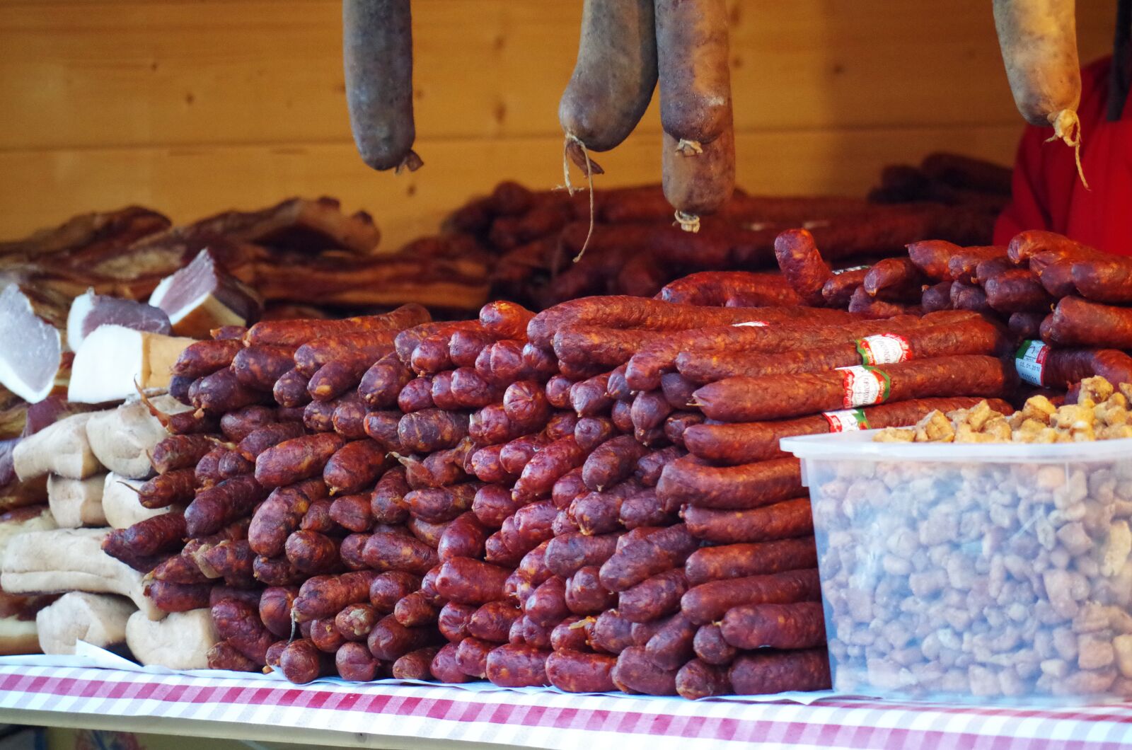 Pentax K-500 sample photo. Sausage, meat, stand photography