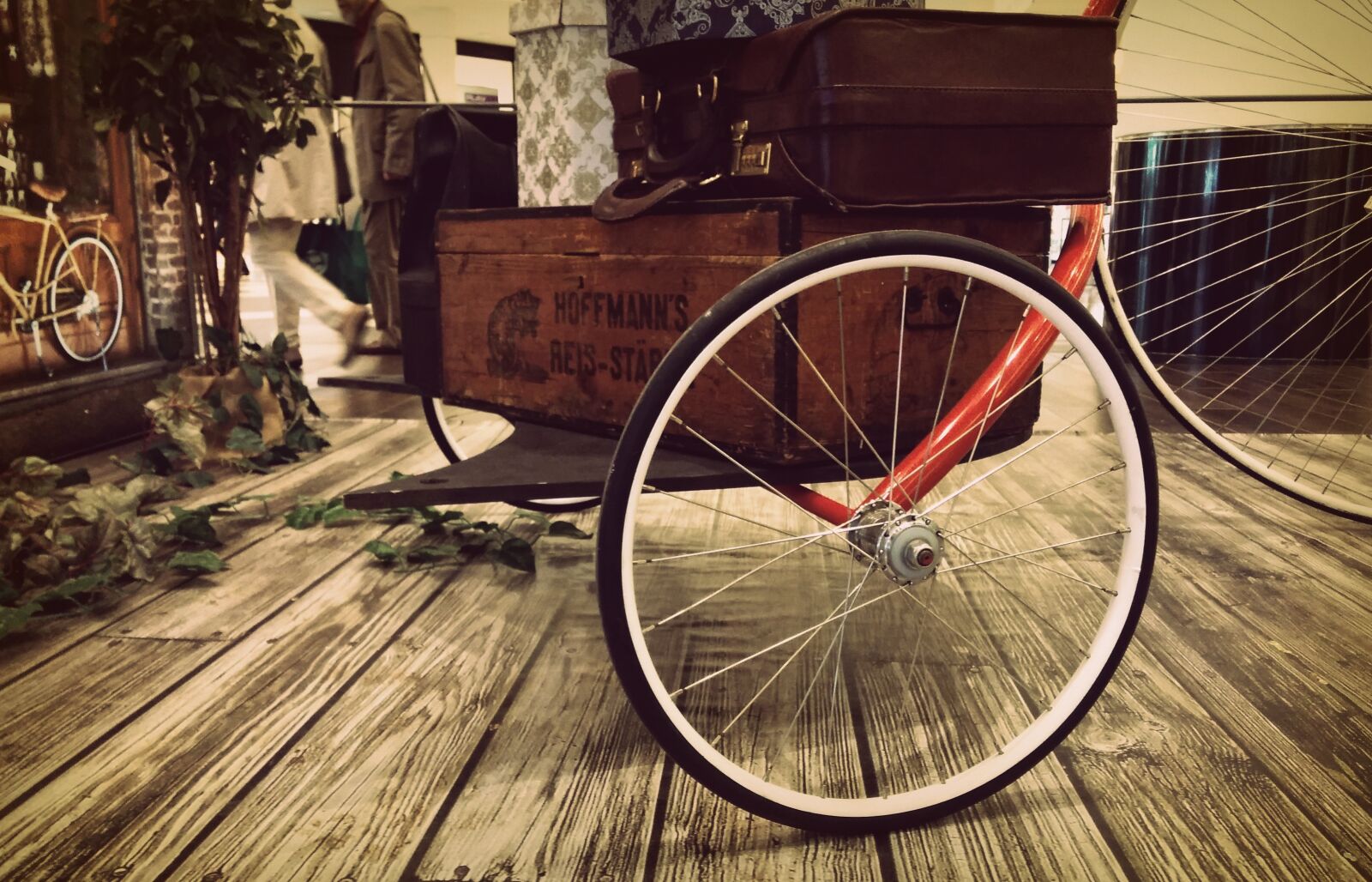 LG Nexus 5 sample photo. Antique, classic, close, up photography