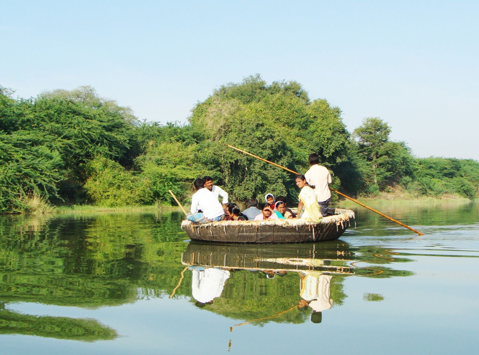 Sony Cyber-shot DSC-H10 sample photo. Coracle ride, krishna river photography