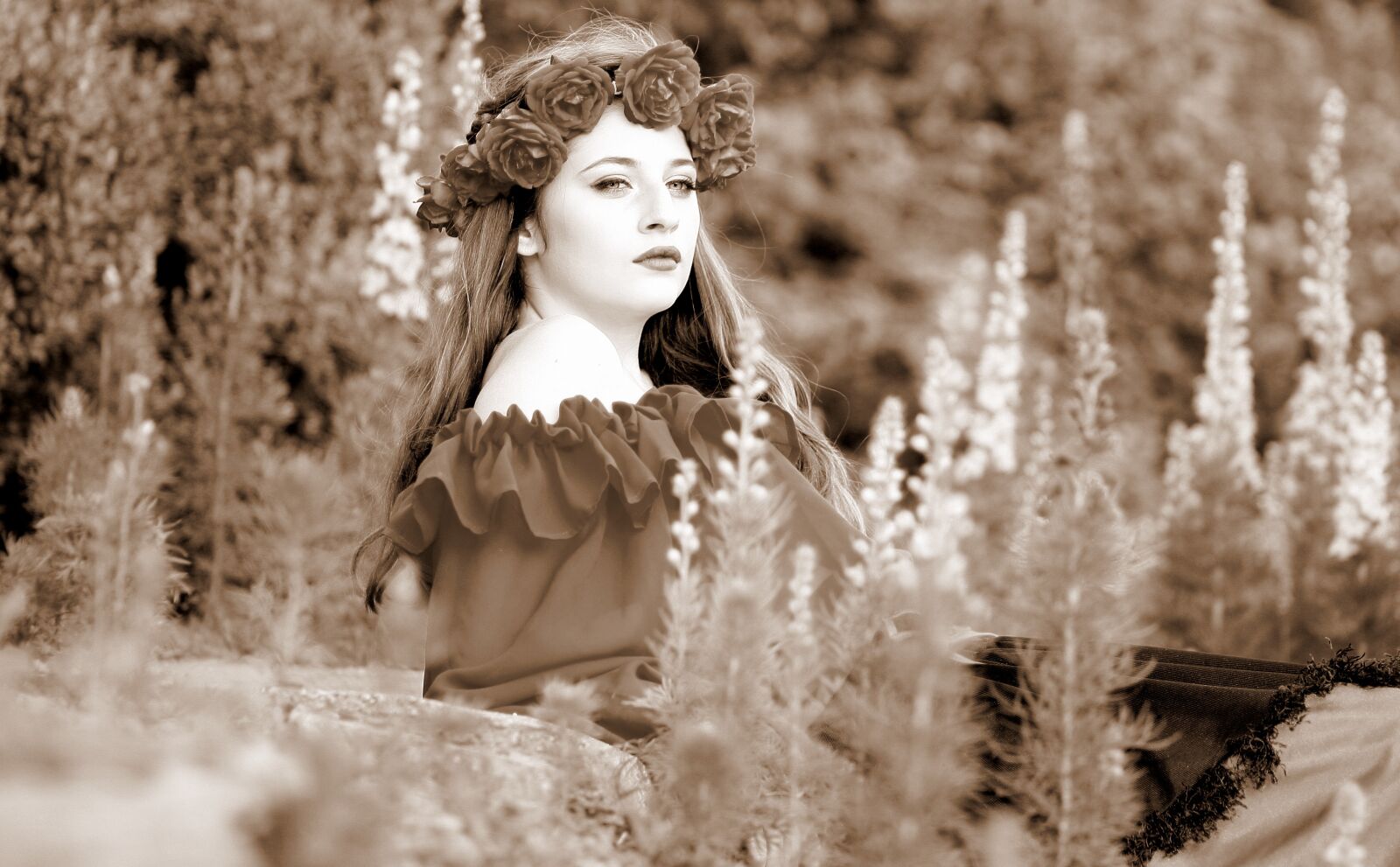 Canon EOS 450D (EOS Rebel XSi / EOS Kiss X2) sample photo. Girl, flowers, wreath photography