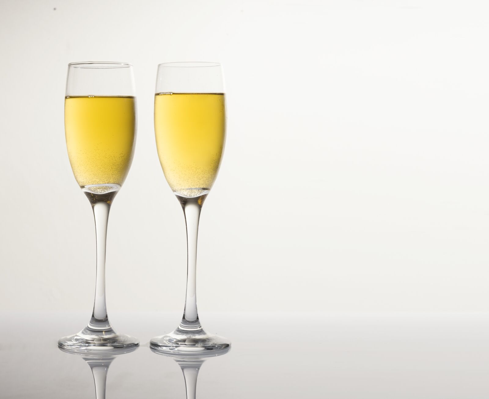 Nikon D610 sample photo. Champagne, isolated, glass photography