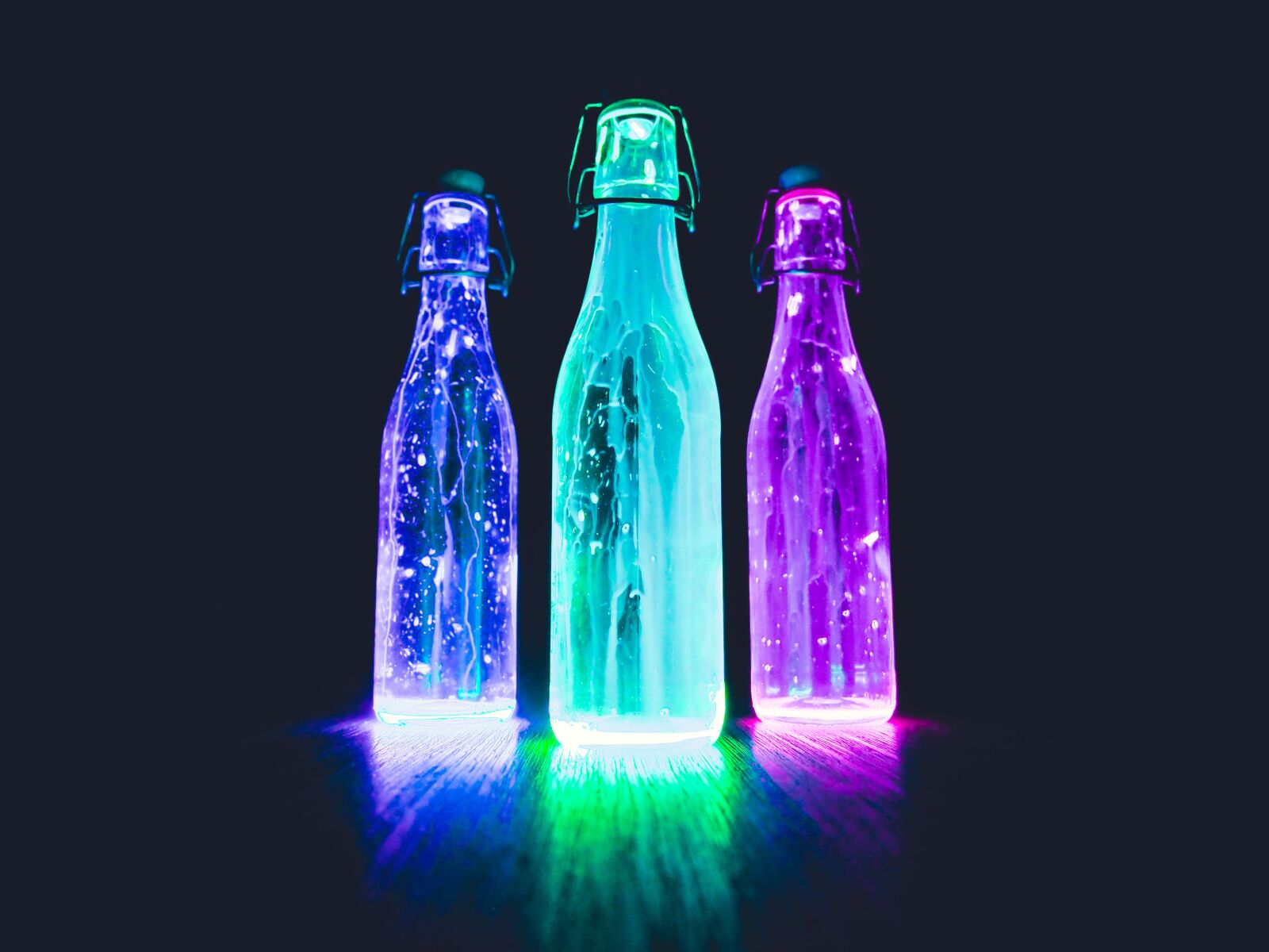 Olympus OM-D E-M10 II sample photo. Neon, art, color photography
