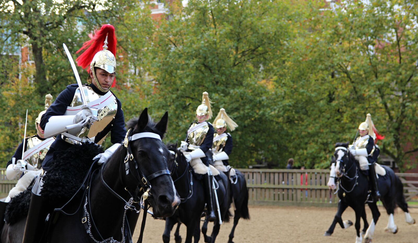 Canon EOS 100D (EOS Rebel SL1 / EOS Kiss X7) sample photo. Soldier, royal ride, london photography