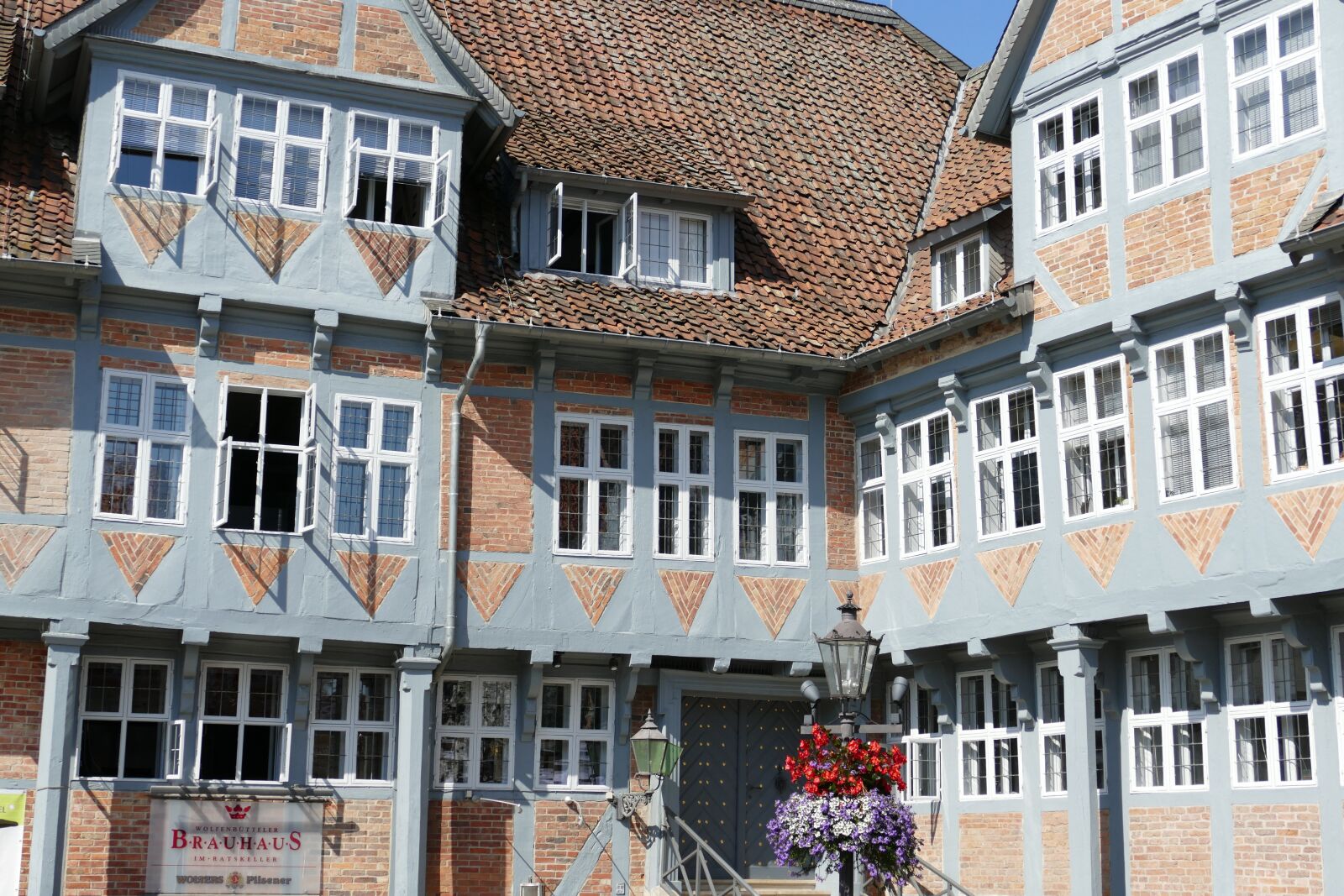 Panasonic Lumix DMC-FZ1000 sample photo. Wolfenb ttel, historic center photography