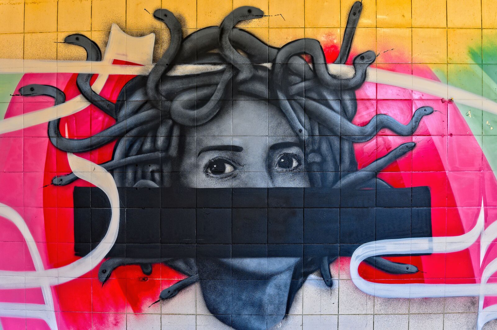 Nikon Z6 sample photo. Graffiti, colorful, woman photography