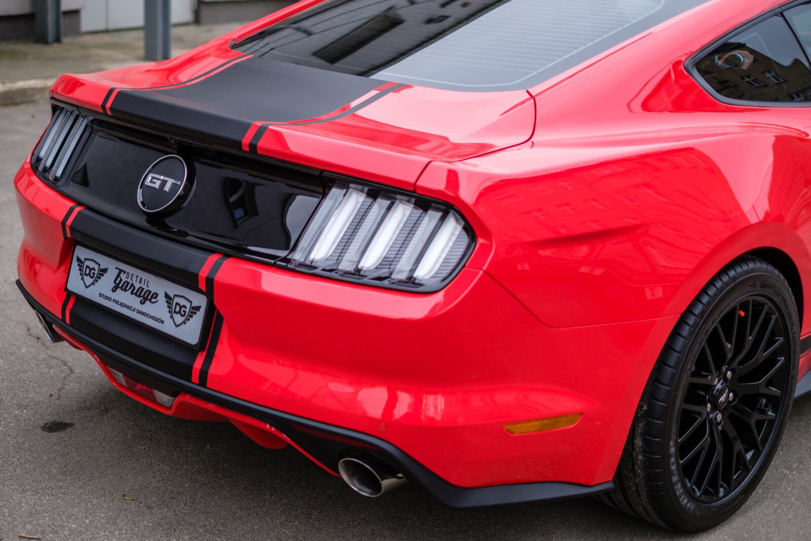 Fujifilm X-T2 + Fujifilm XF 35mm F1.4 R sample photo. Mustang, gt, red photography
