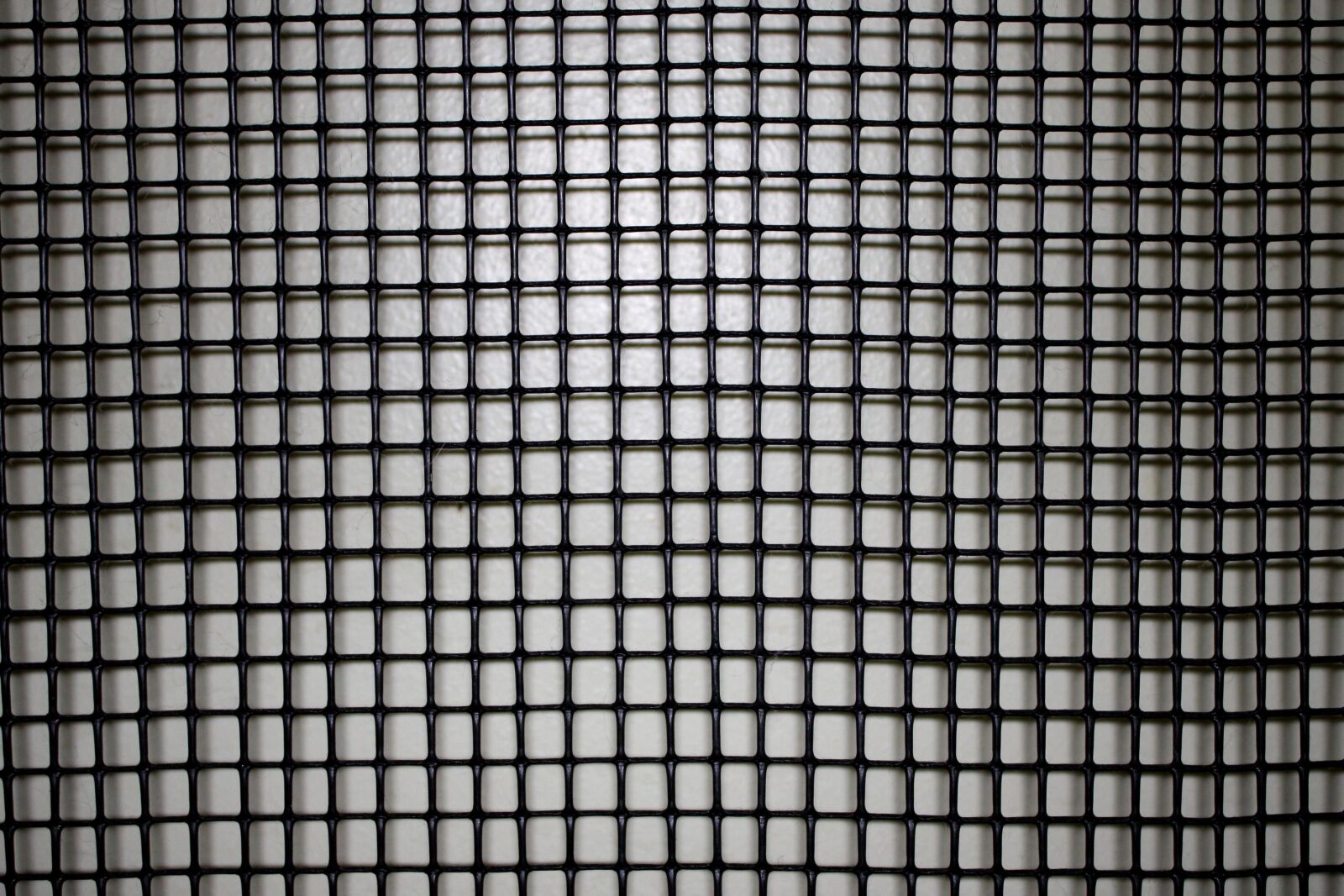 f/3.5-5.6 IS sample photo. Plastic material, square design photography