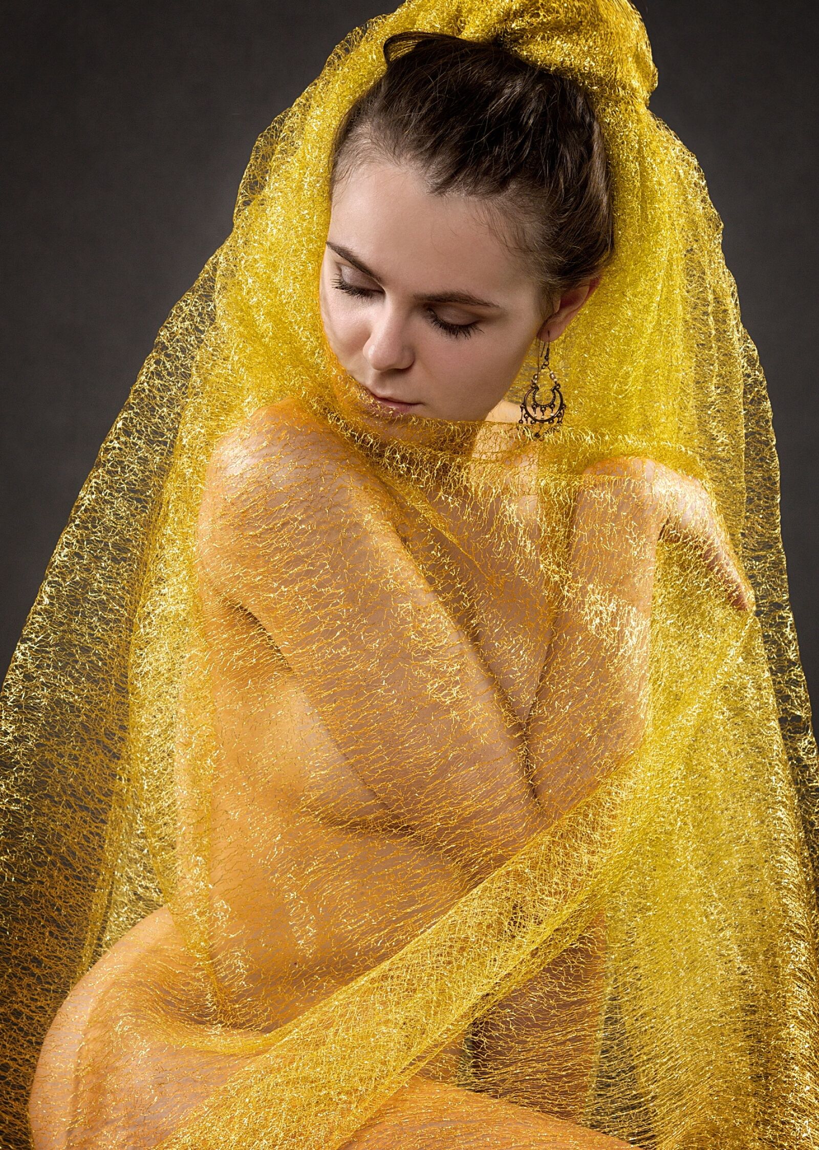 Nikon D80 sample photo. Gold, woman, feelings photography