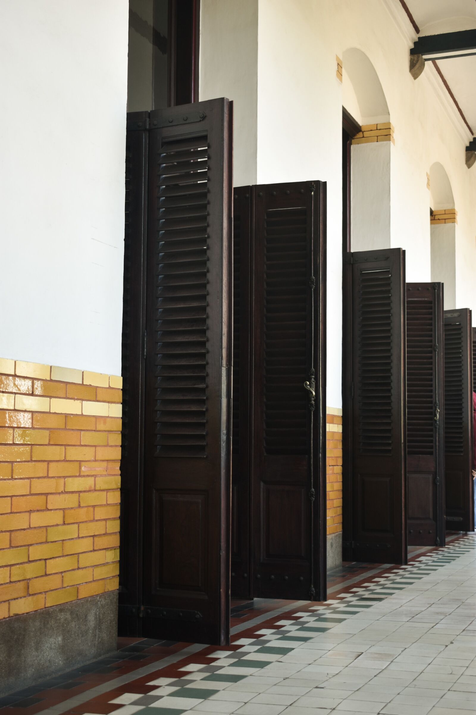 Nikon D3400 sample photo. Doors, architecture, old photography
