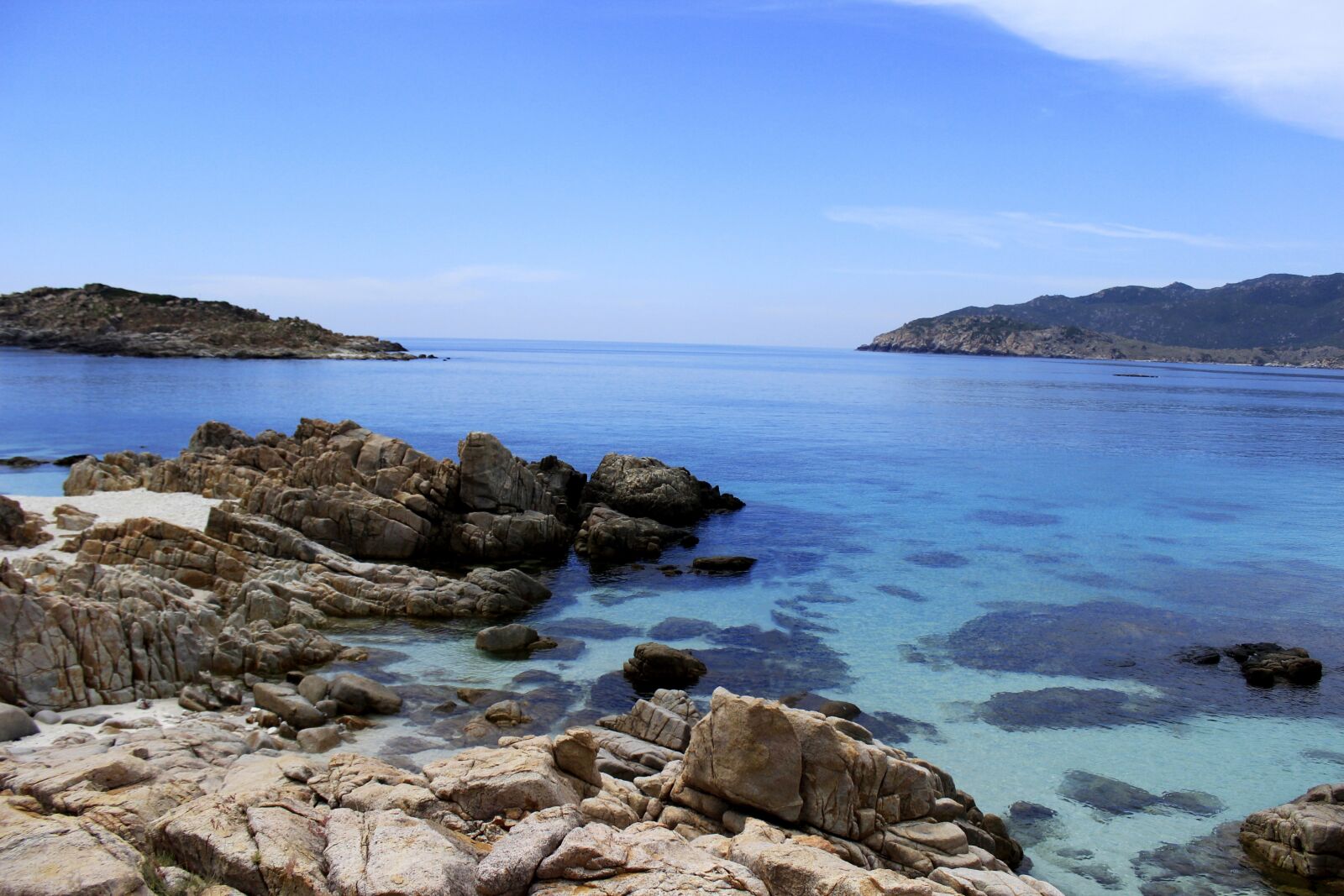 Canon EOS 600D (Rebel EOS T3i / EOS Kiss X5) sample photo. The sea, manic average photography