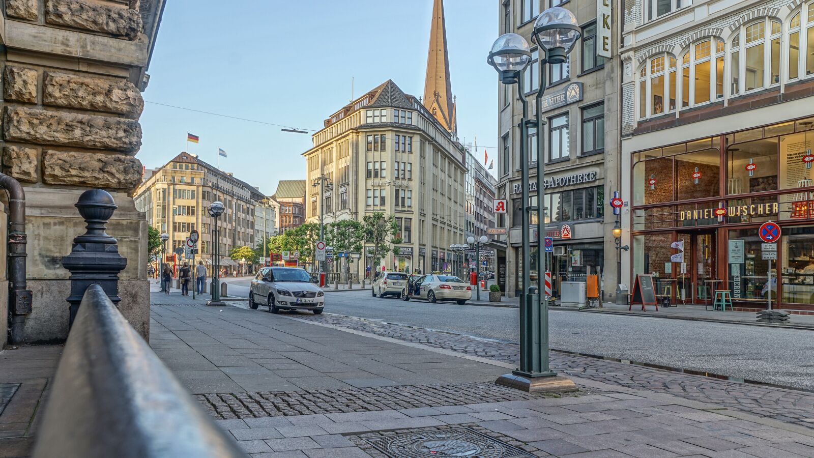 Sony DT 18-135mm F3.5-5.6 SAM sample photo. Hamburg, city, stadtmitte photography
