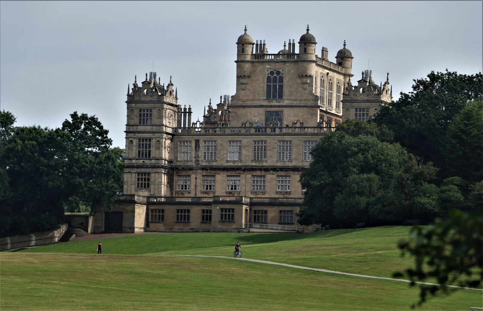 Canon EOS 7D Mark II + Canon EF-S 18-135mm F3.5-5.6 IS STM sample photo. Castle, wollaton hall, england photography