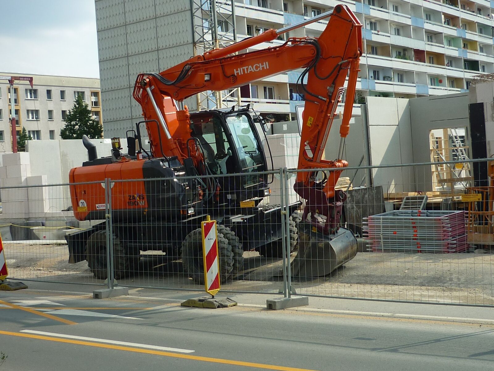 Panasonic Lumix DMC-FS6 sample photo. Crane, technology, site photography