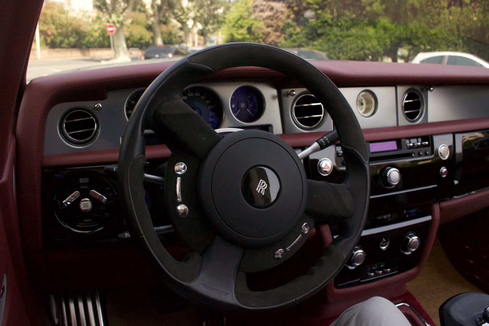 Canon EOS 100D (EOS Rebel SL1 / EOS Kiss X7) sample photo. Car, dashboard, vehicle photography