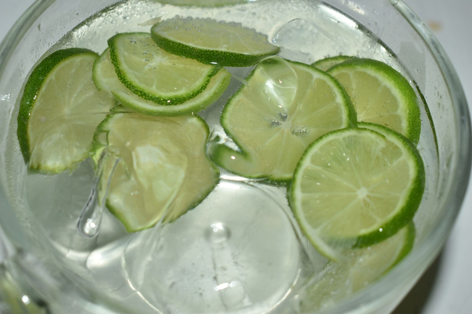 Nikon D5600 sample photo. Drink, glass container, lemon photography