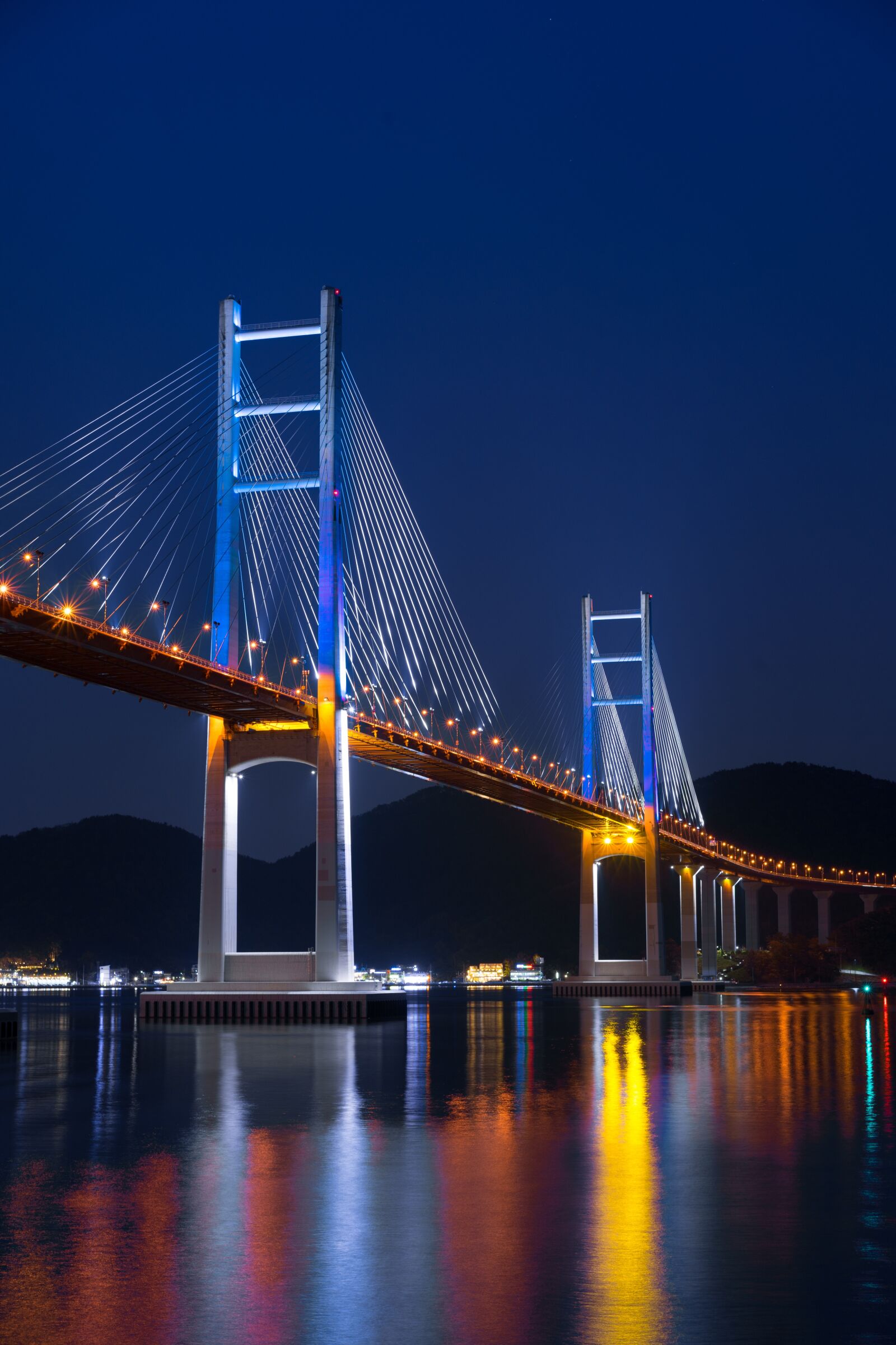 Sony a7 II + Sony Sonnar T* FE 55mm F1.8 ZA sample photo. Bridge, pier, cable-stayed bridge photography