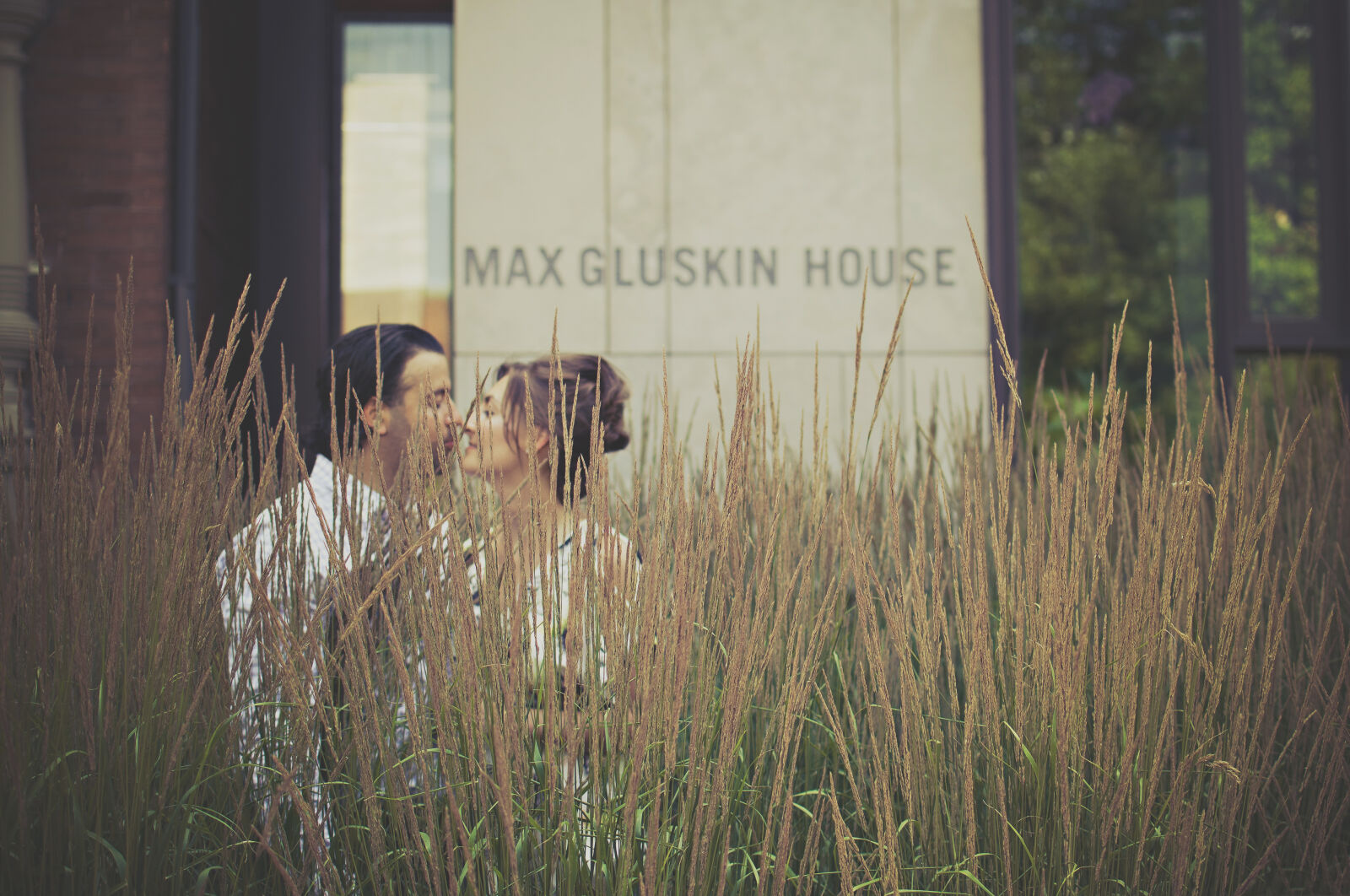 Nikon D300 sample photo. Man, and, woman, kissing photography