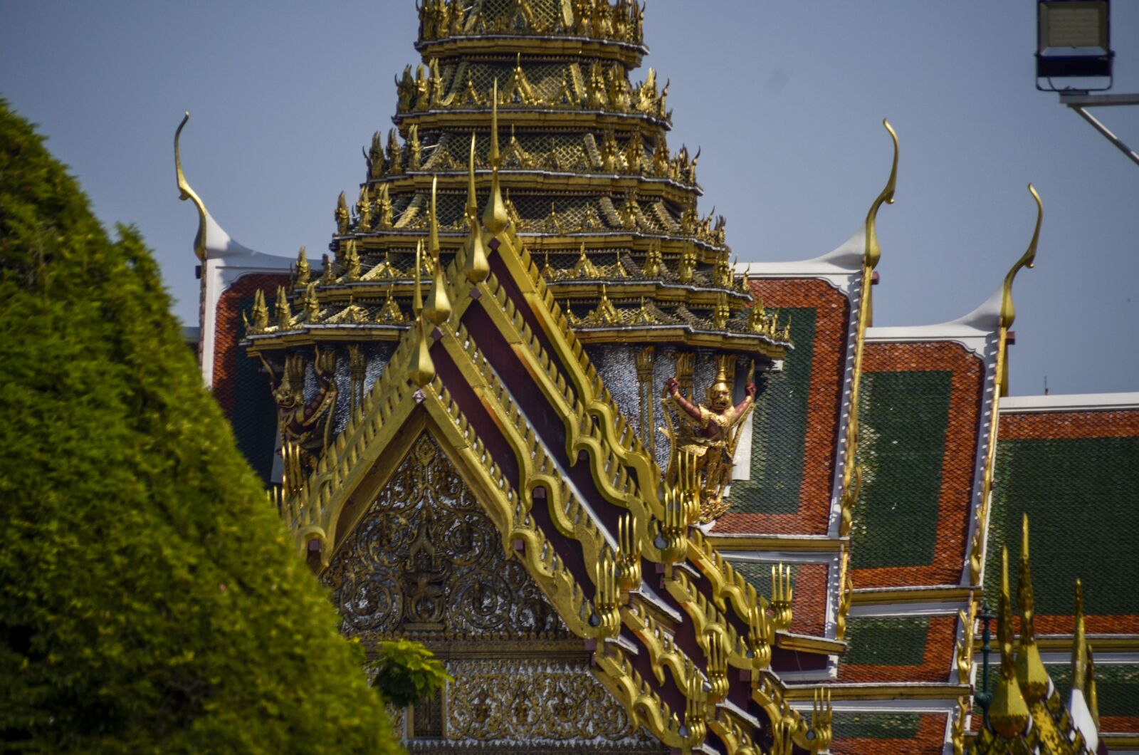 Nikon D5100 sample photo. Roofs, asia, colorful photography