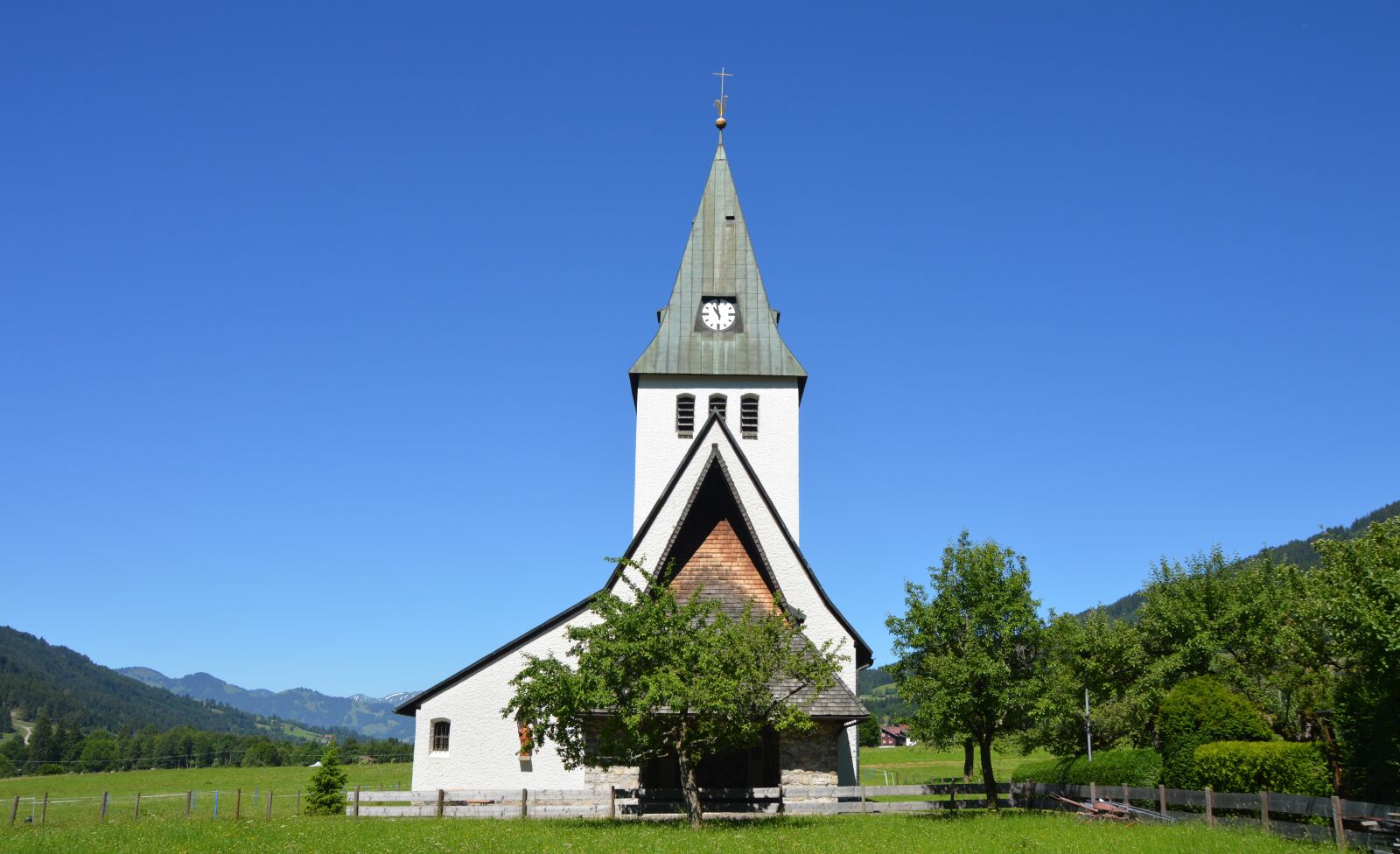 Nikon D3200 sample photo. Wedding, church, village photography