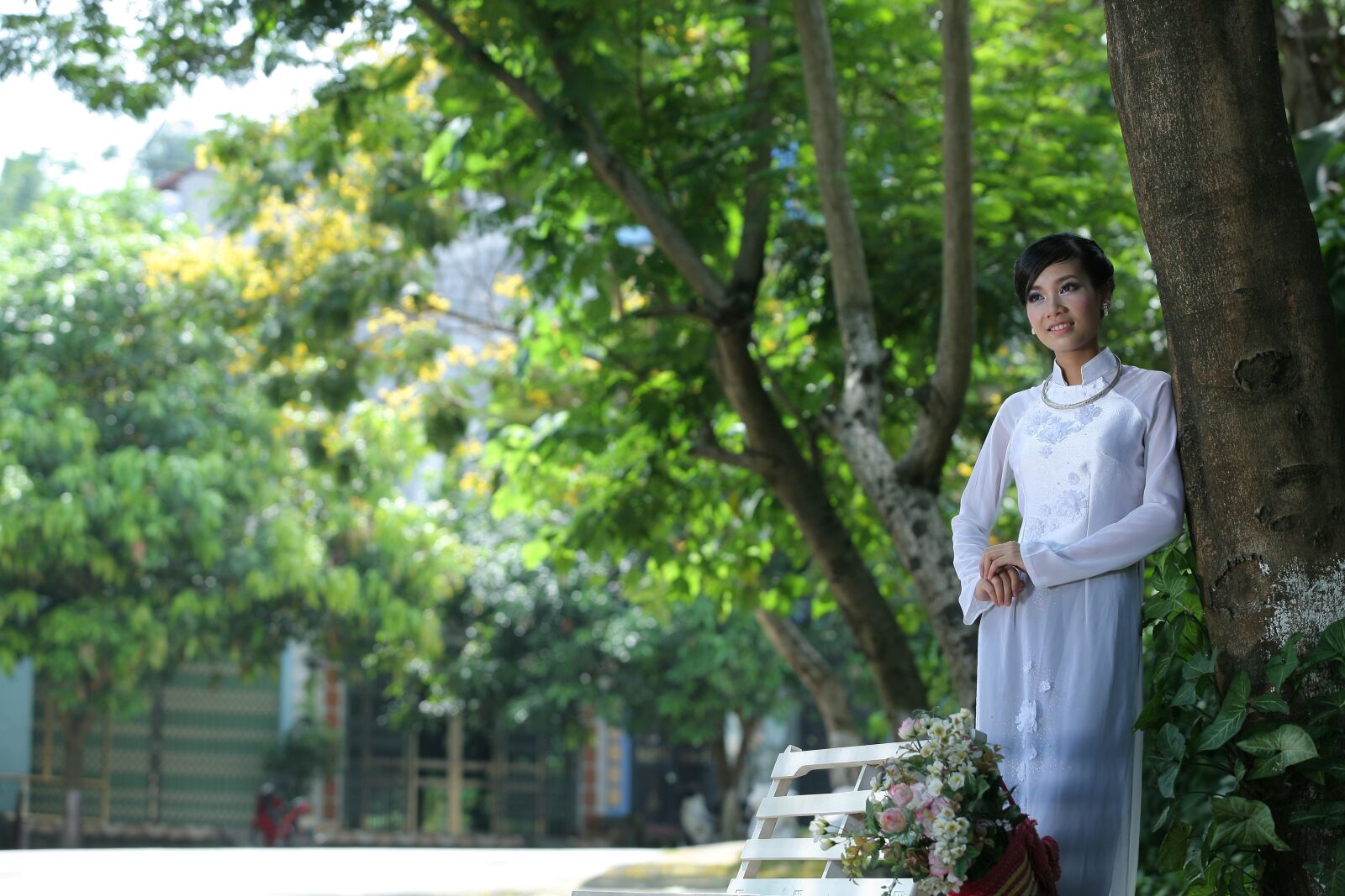 Canon EOS 5D sample photo. Vietnam, girl, long coat photography