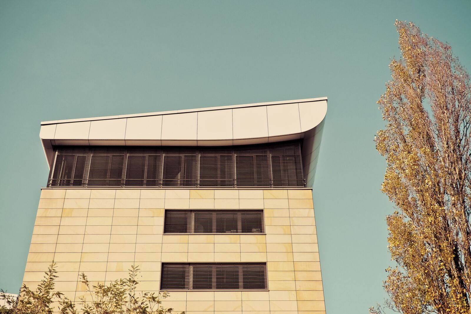 Olympus OM-D E-M10 sample photo. Architecture, building, facade photography