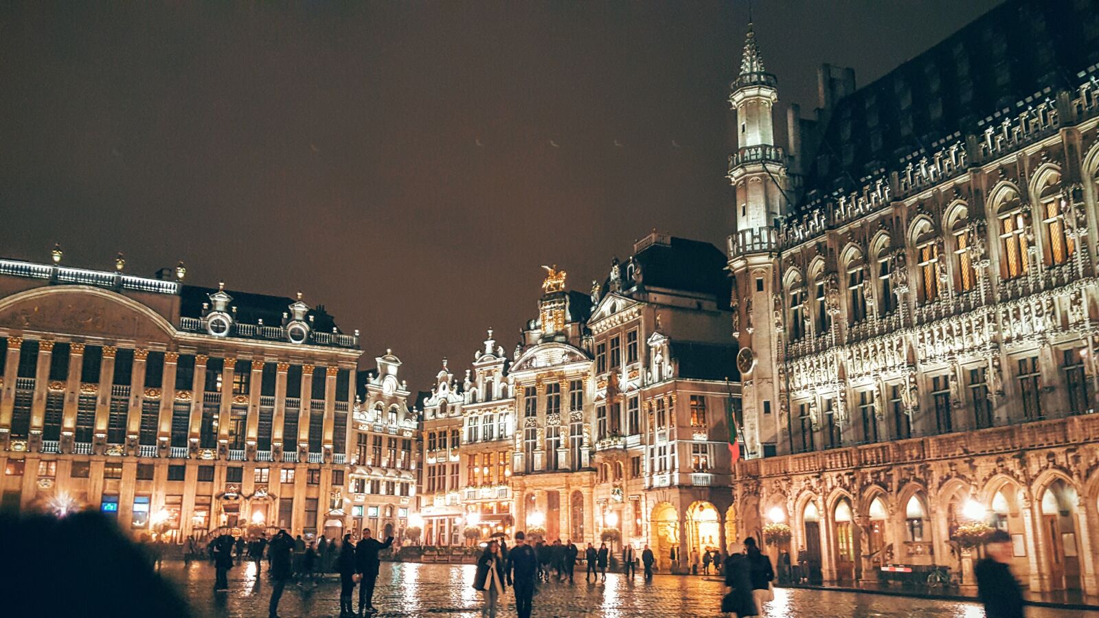Samsung GALAXY S6 edge sample photo. City, piazza, night photography