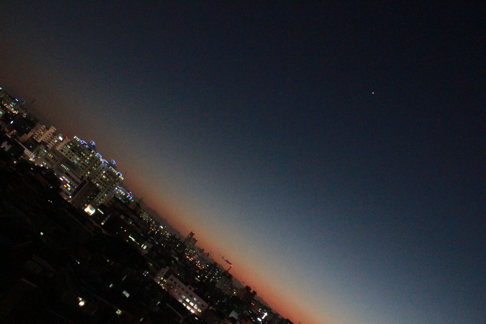 Canon EOS 650D (EOS Rebel T4i / EOS Kiss X6i) + Canon EF-S 18-135mm F3.5-5.6 IS sample photo. City, sunset photography