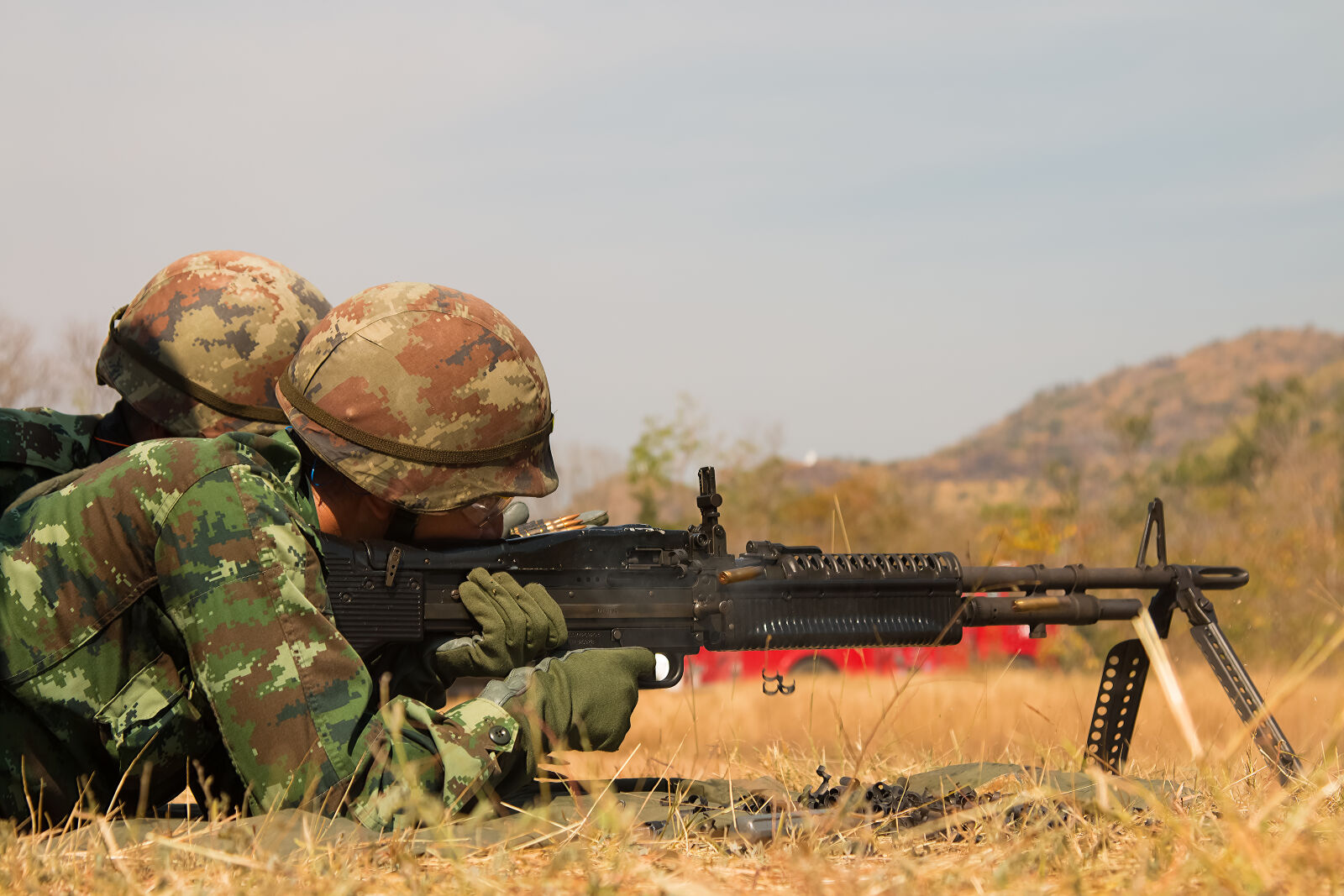 Canon EOS 70D + Canon EF 24-105mm F4L IS USM sample photo. Shoot, army, machine, gun photography