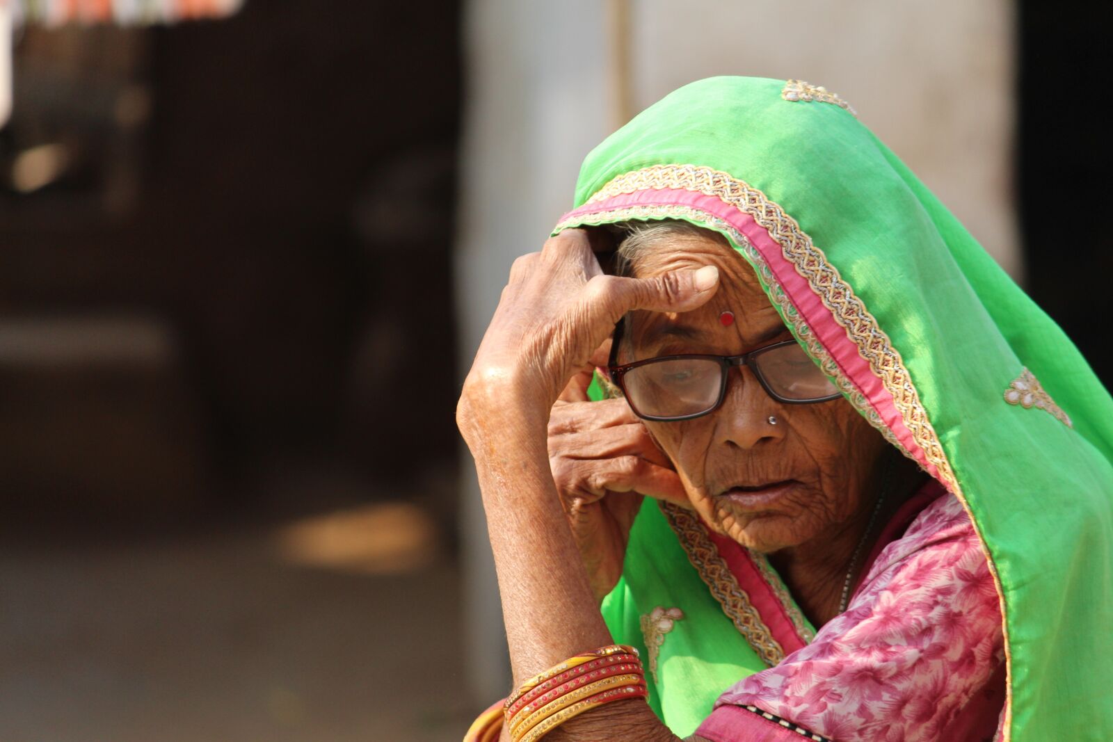 Canon EOS 700D (EOS Rebel T5i / EOS Kiss X7i) sample photo. Old women, old lady photography