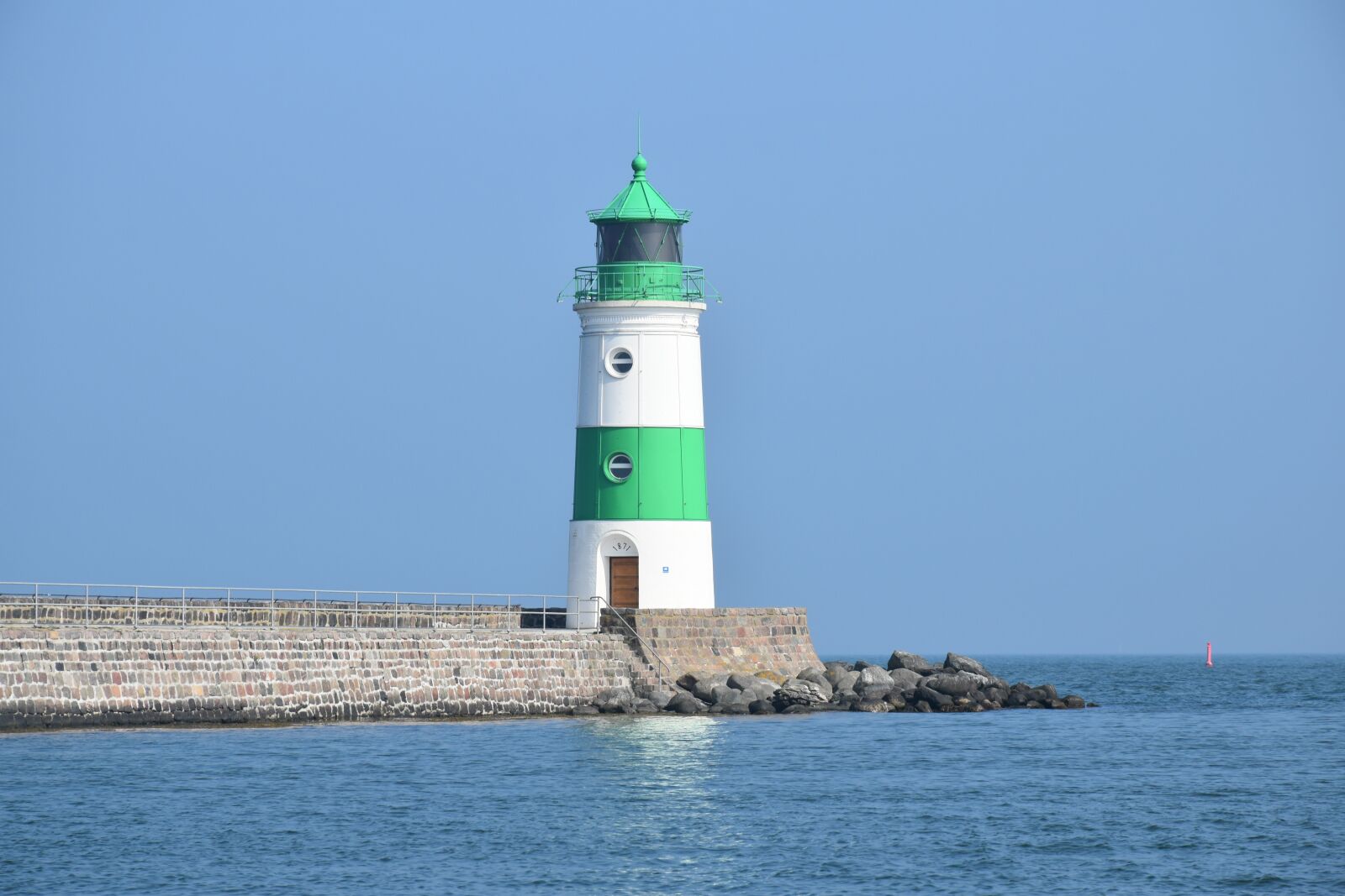 Nikon D5500 sample photo. Lighthouse, approximately, clouds photography