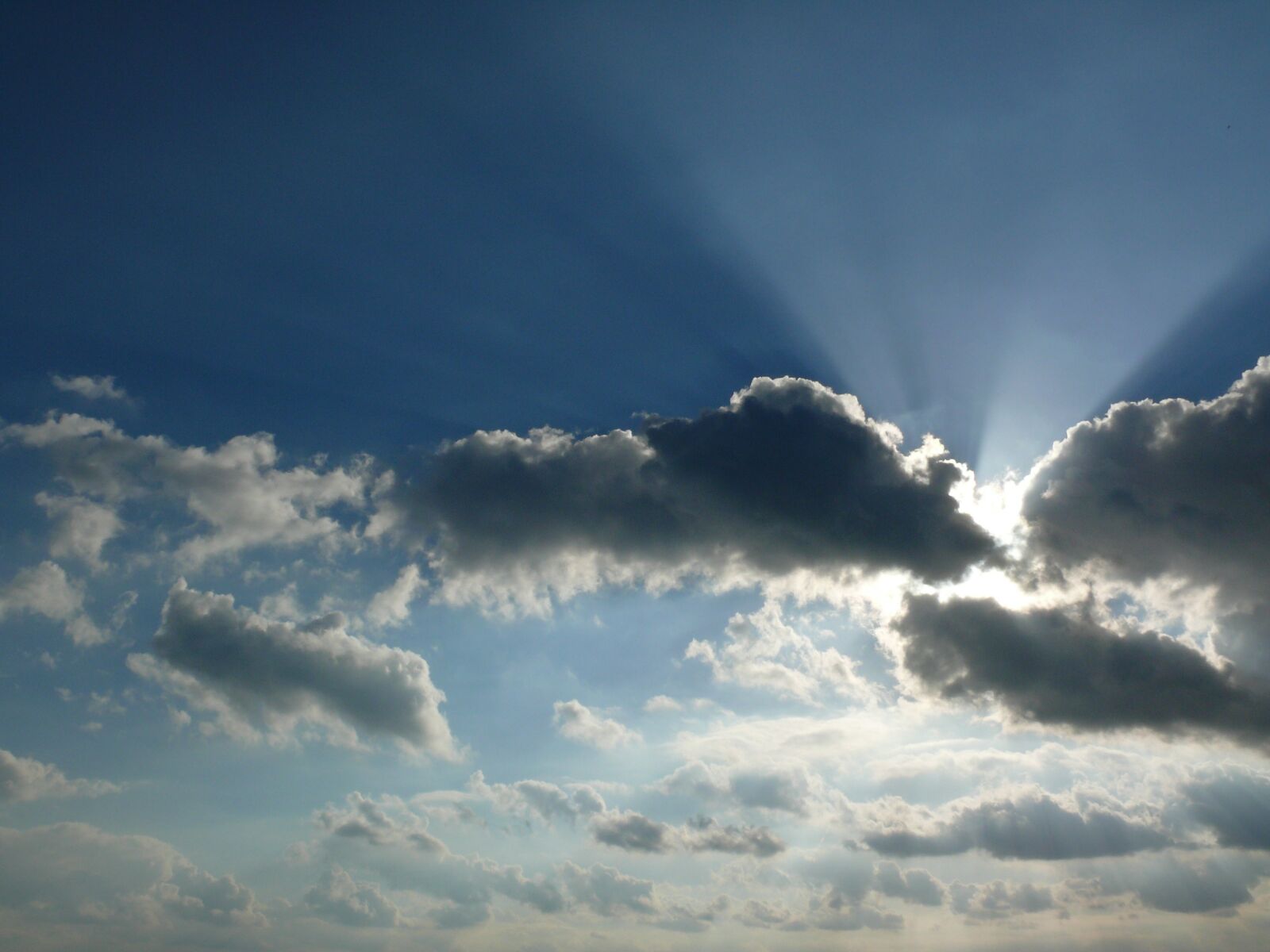 Panasonic DMC-FZ50 sample photo. Clouds, clouds form, dark photography