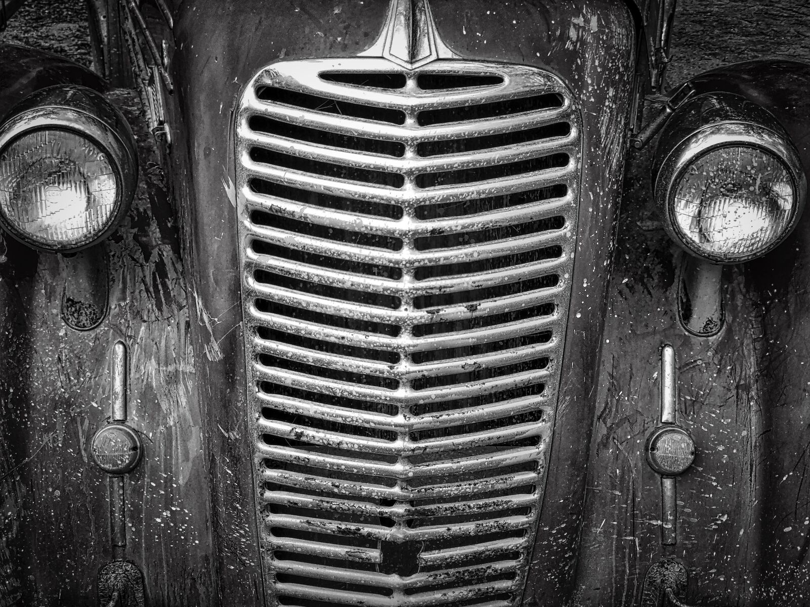 Panasonic DMC-TZ41 sample photo. Automobile, radiator, front photography