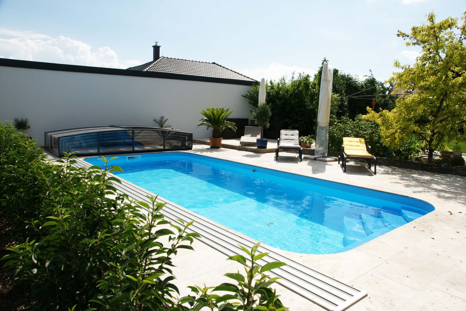Sony Alpha DSLR-A700 sample photo. Pool, luxury, hotel photography