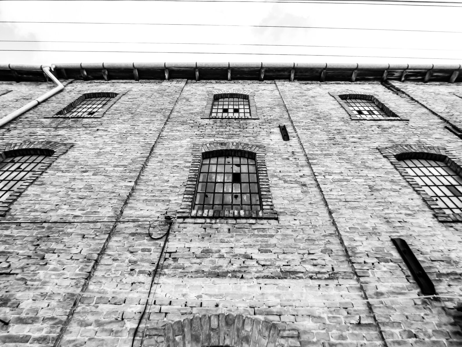 Panasonic DMC-FZ72 sample photo. Window, brick wall, old photography