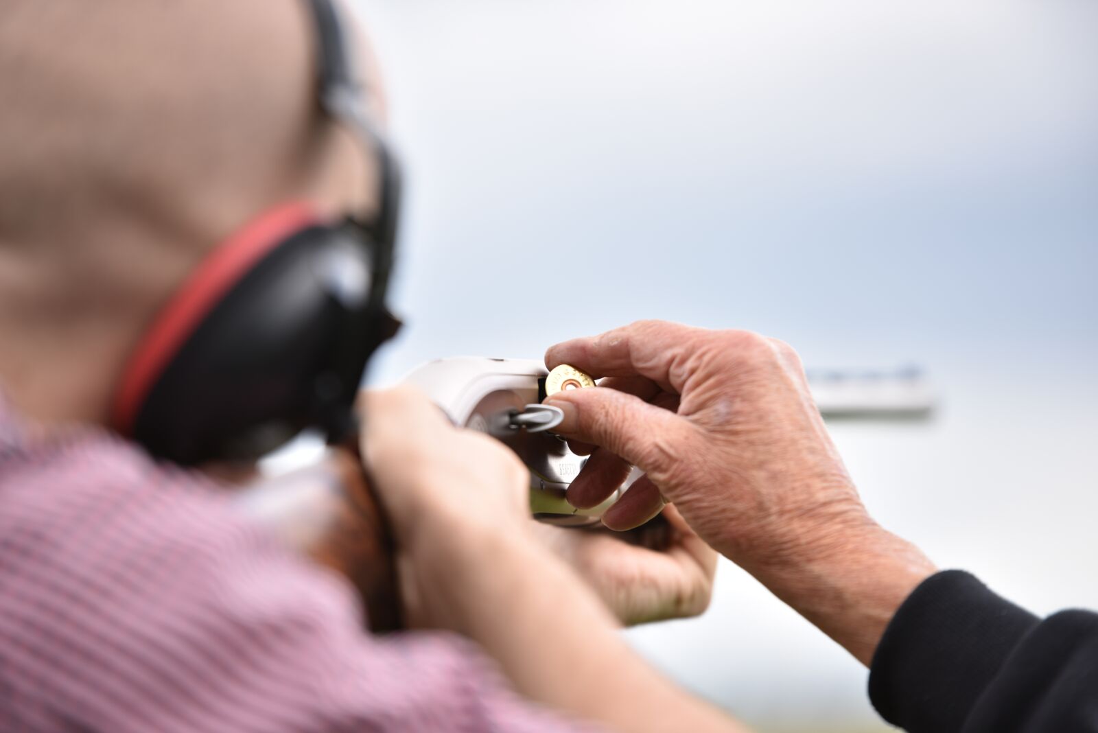 Nikon D810 sample photo. Hand, loading, aide photography