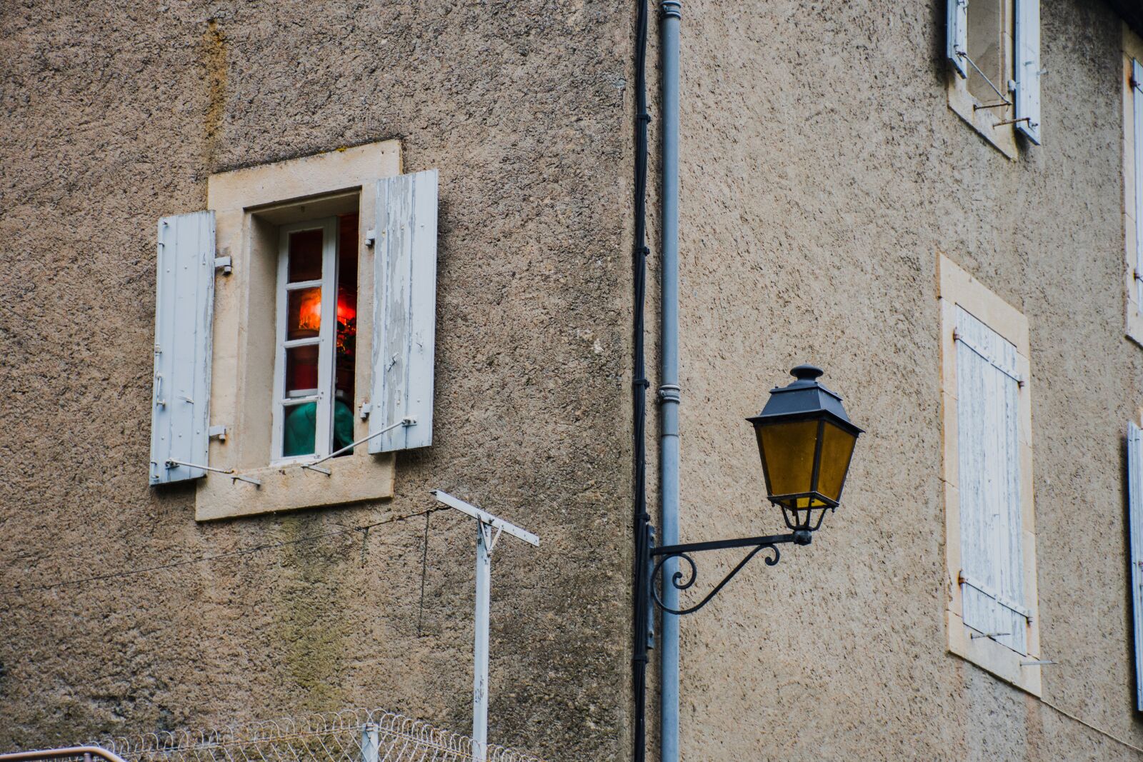 Nikon D7200 sample photo. Window, shutter, street lamp photography