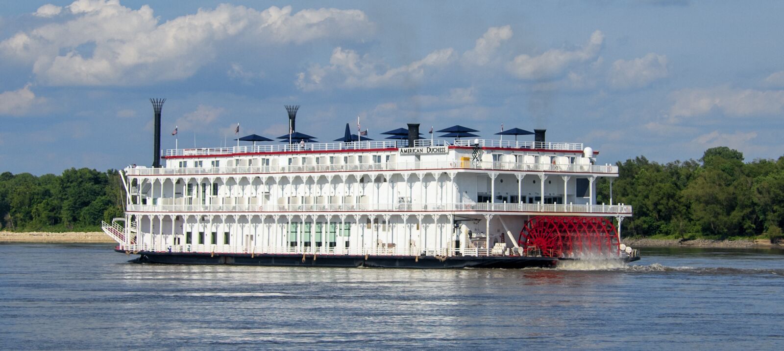 Nikon D850 sample photo. River boat, paddle-wheel, riverboat photography
