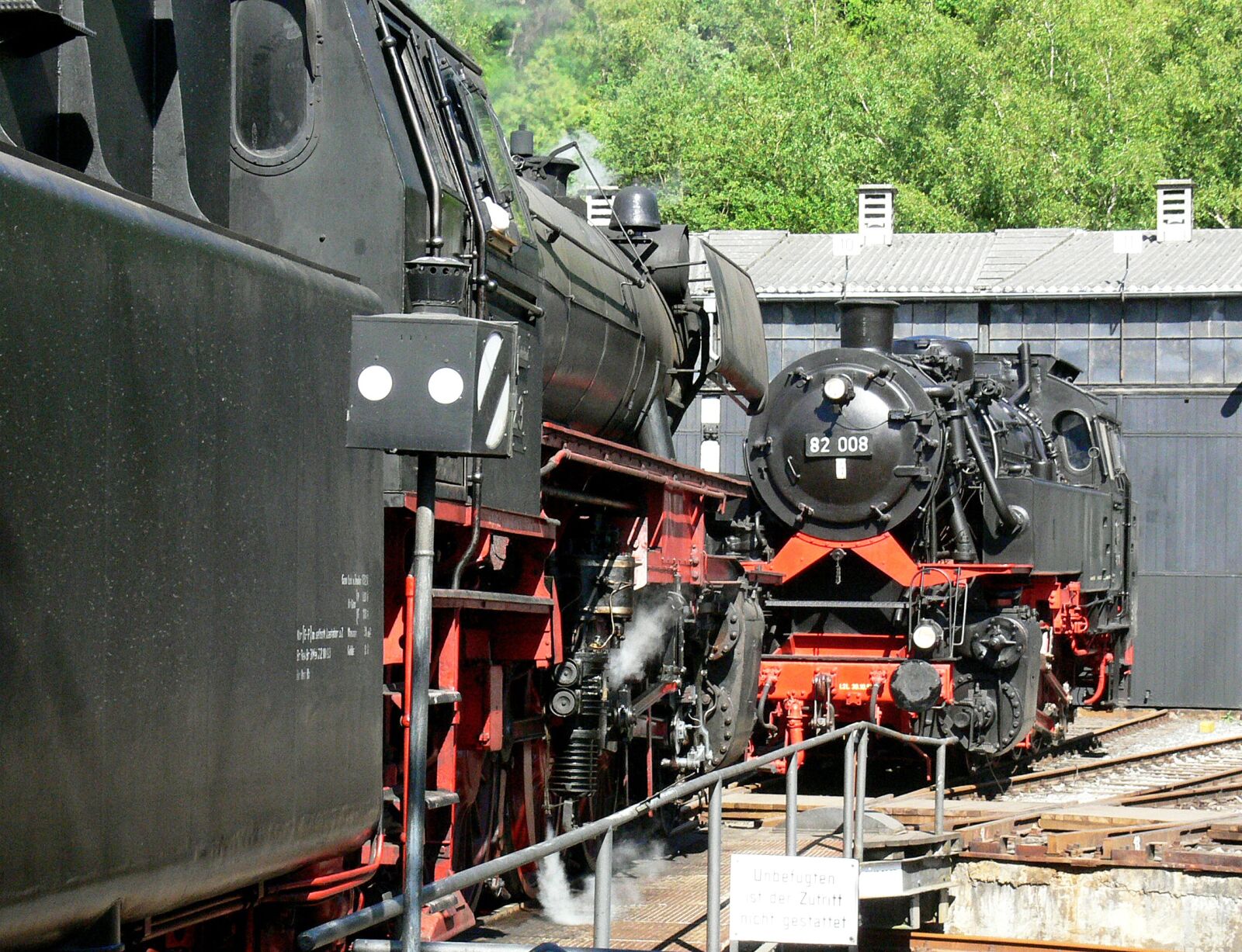 Panasonic DMC-FZ30 sample photo. Dampflok meet, locomotive shed photography