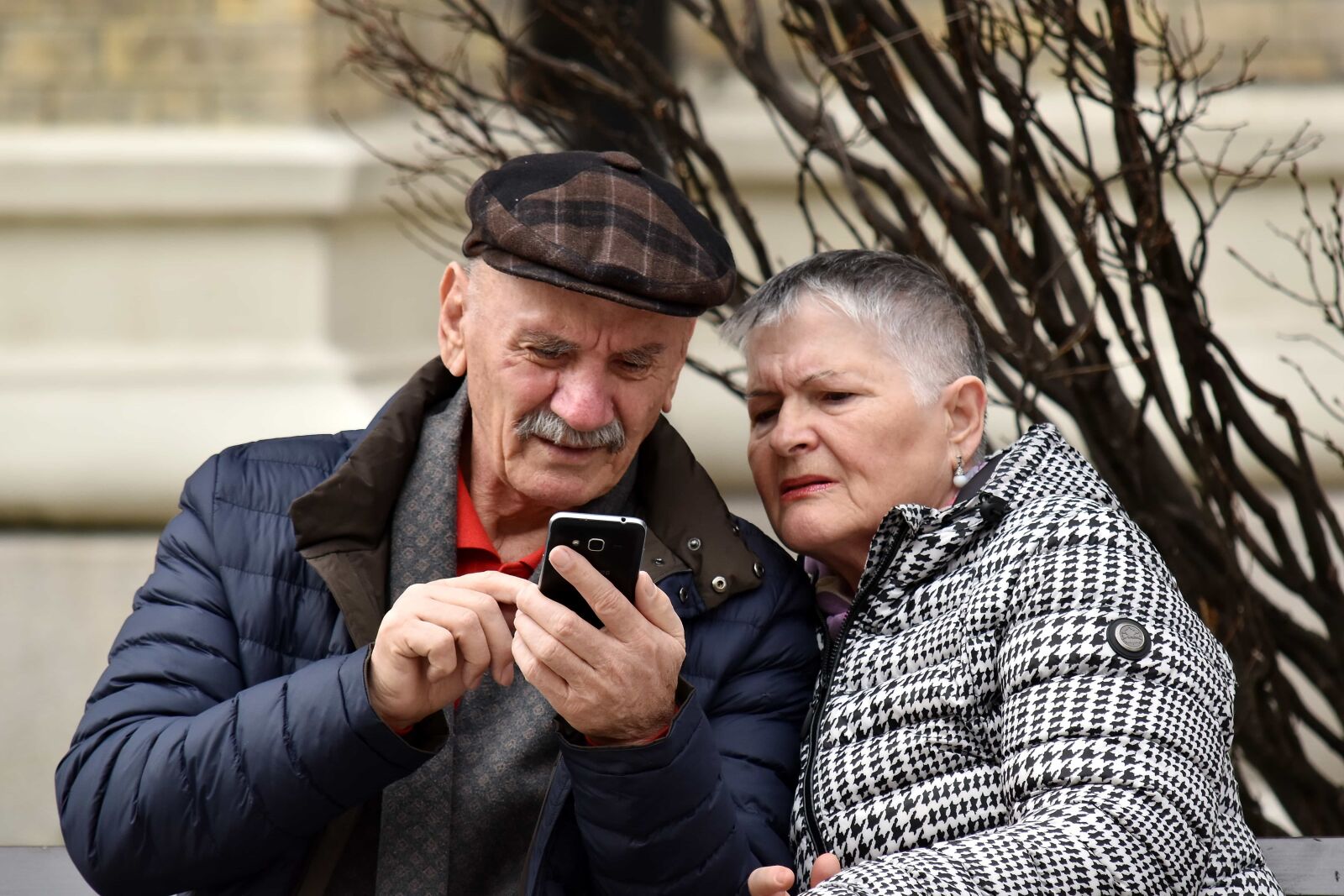 Nikon D5500 sample photo. Elderly, family, internet, man photography